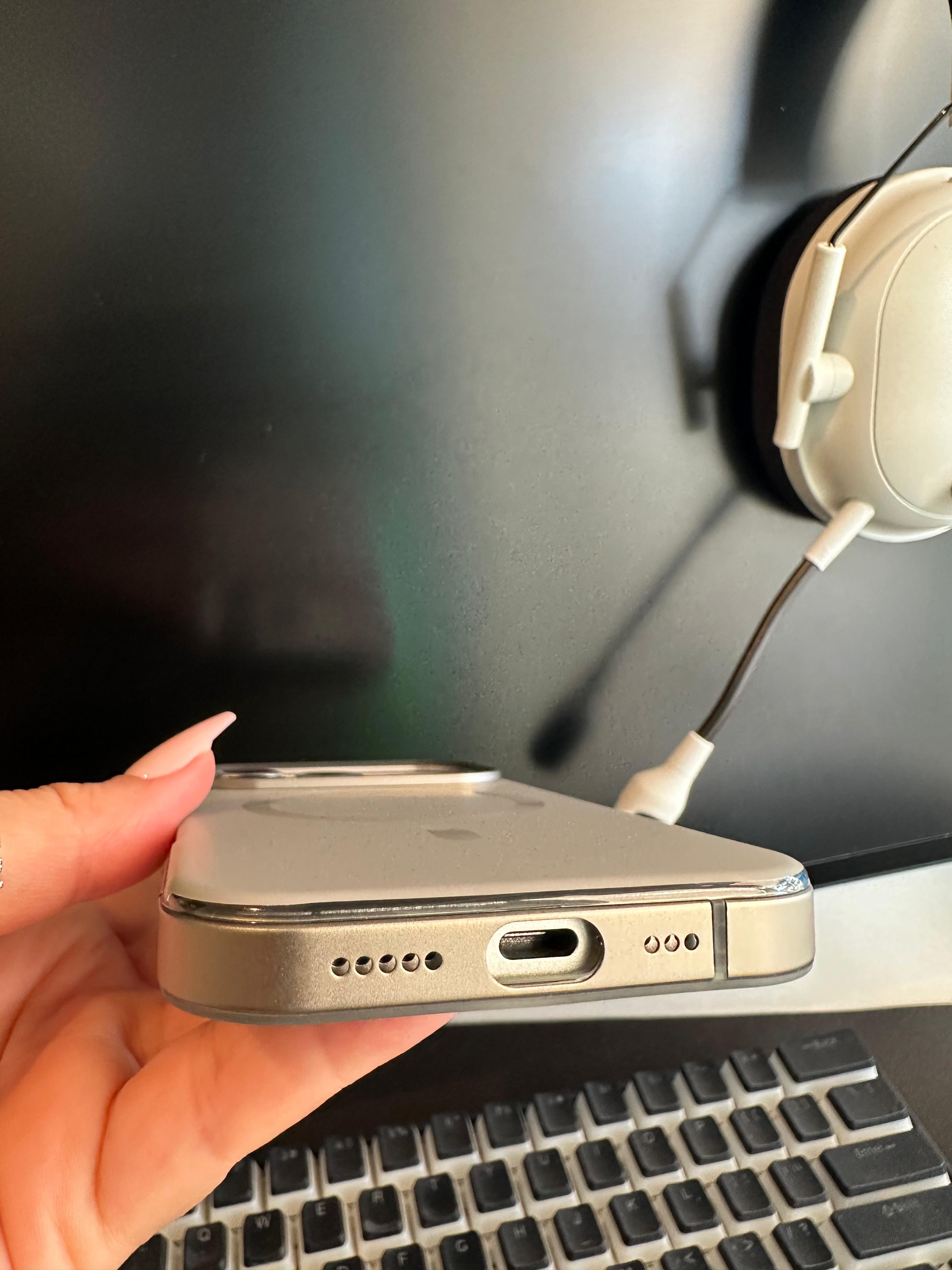 Premium Parlak Magsafe Özellikli Kılıf - Çöl