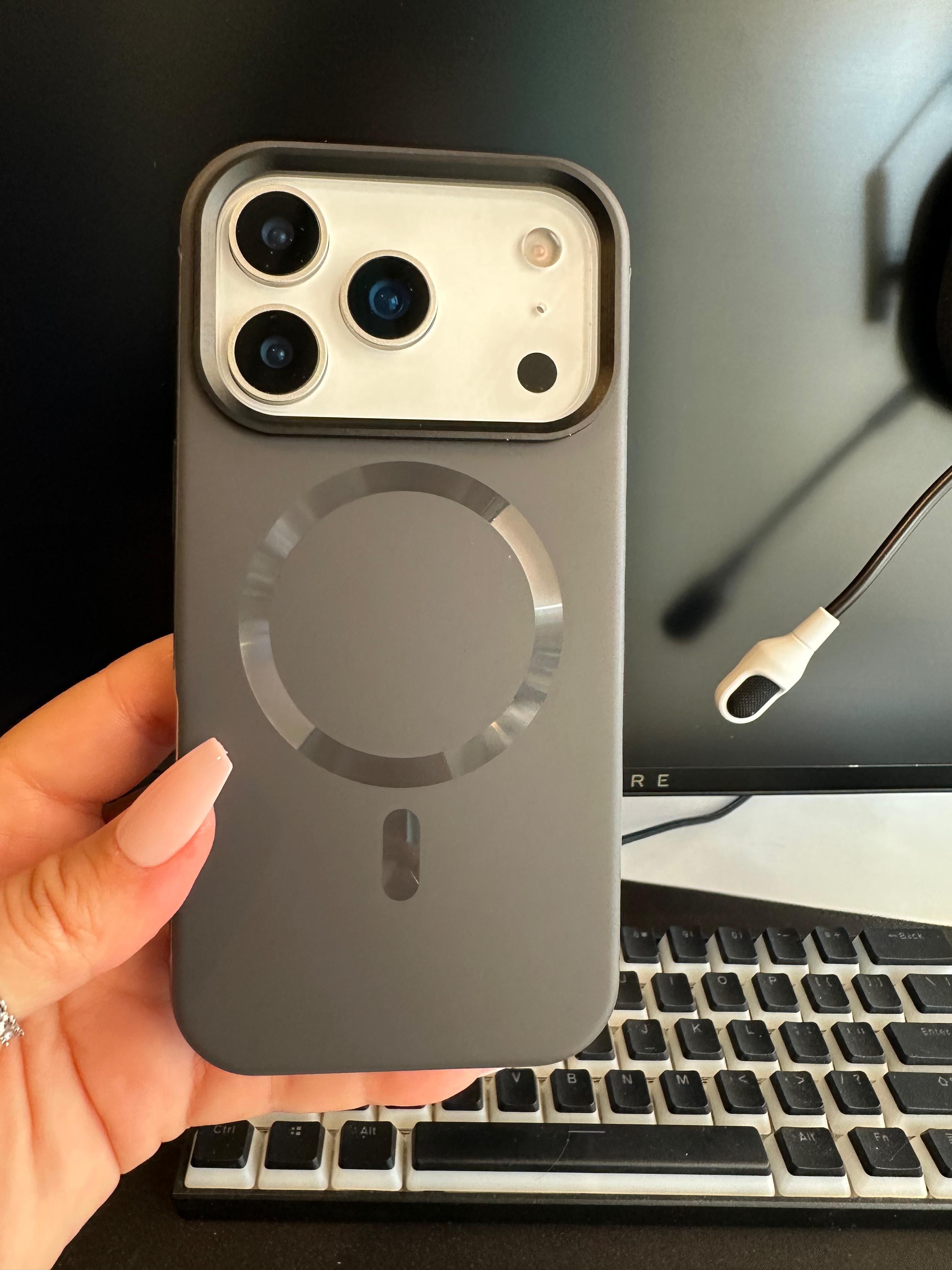 Premium Parlak Magsafe Özellikli Kılıf