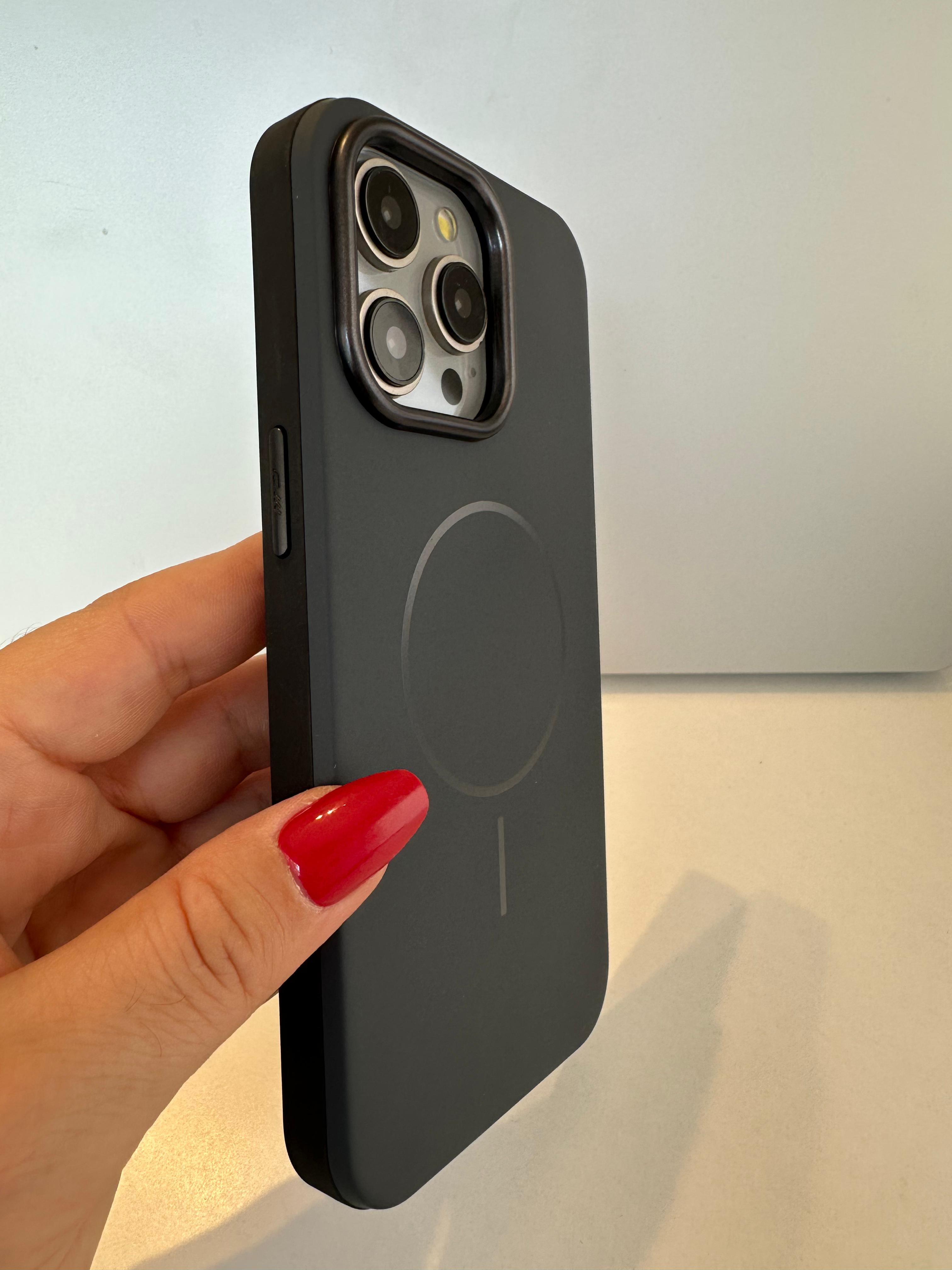 Ince Magsafe Özellikli Mat Kılıf 