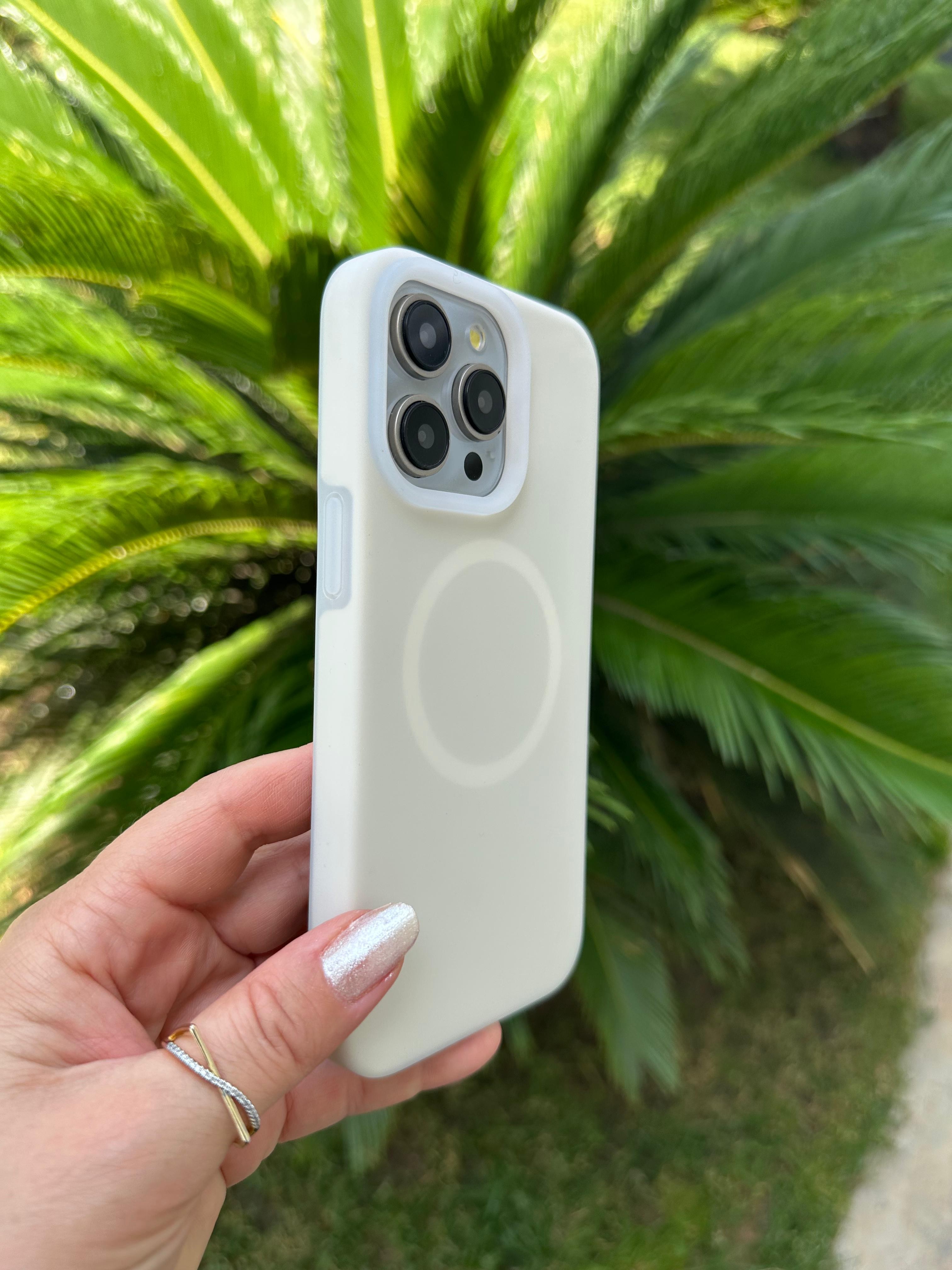 Magsafe Özellikli Pastel Kılıf - Krem
