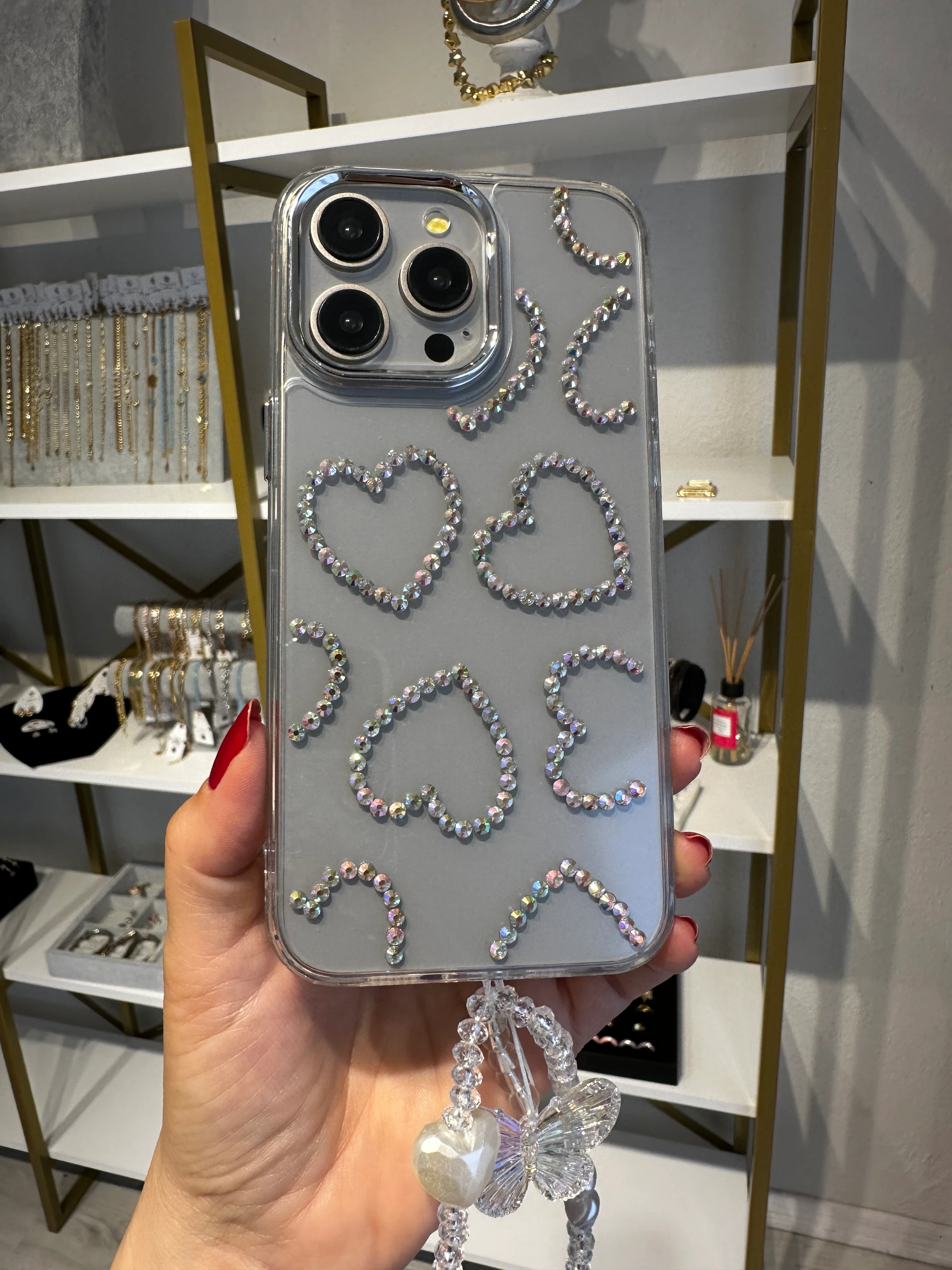 Taşlı Kalpli Askılı Şeffaf Kılıf