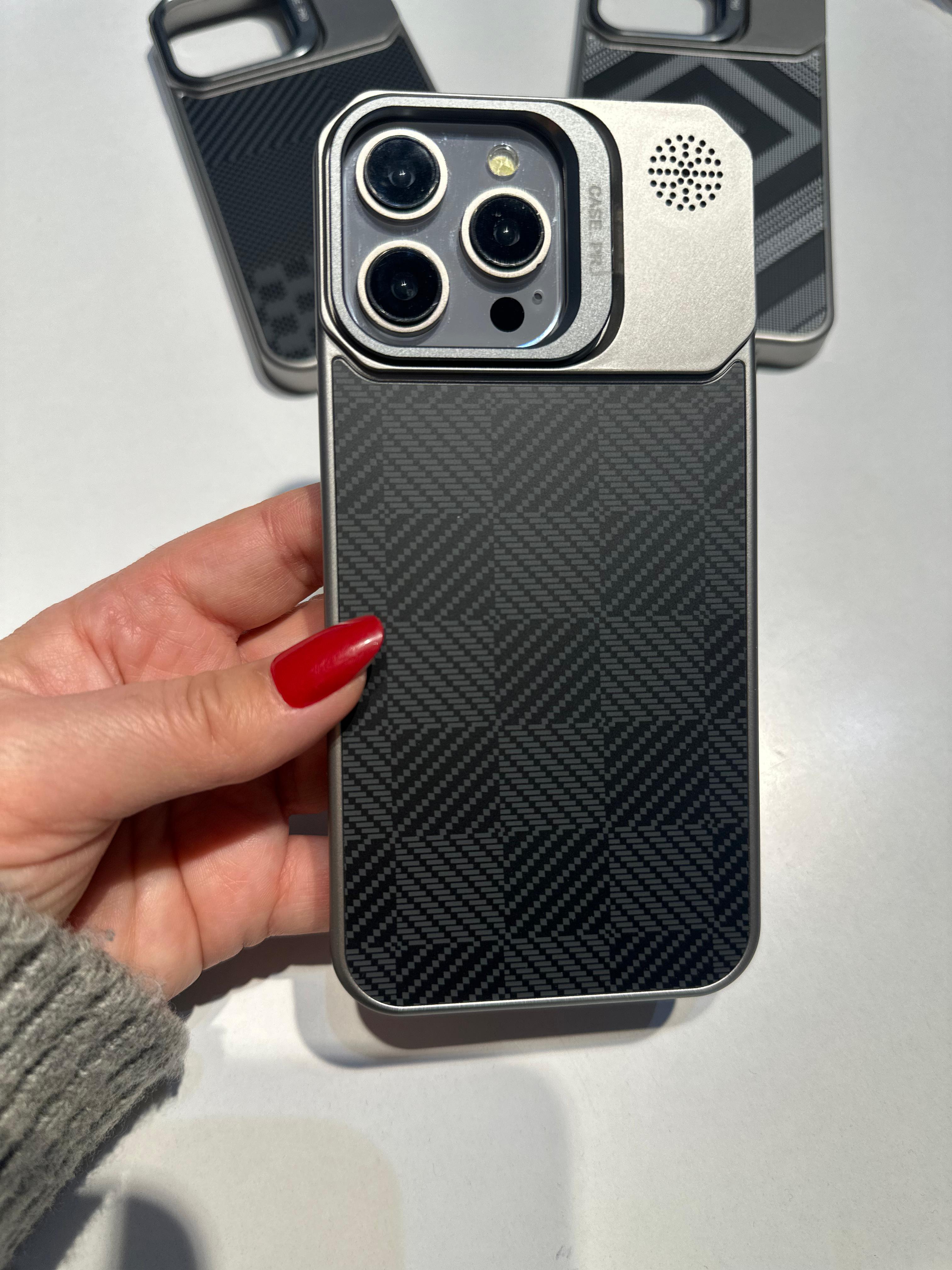 Karbon Görünümlü Gizli Magsafe Destekli Ultra İnce Stantlı Kılıf - Karbon Grid - Naturel