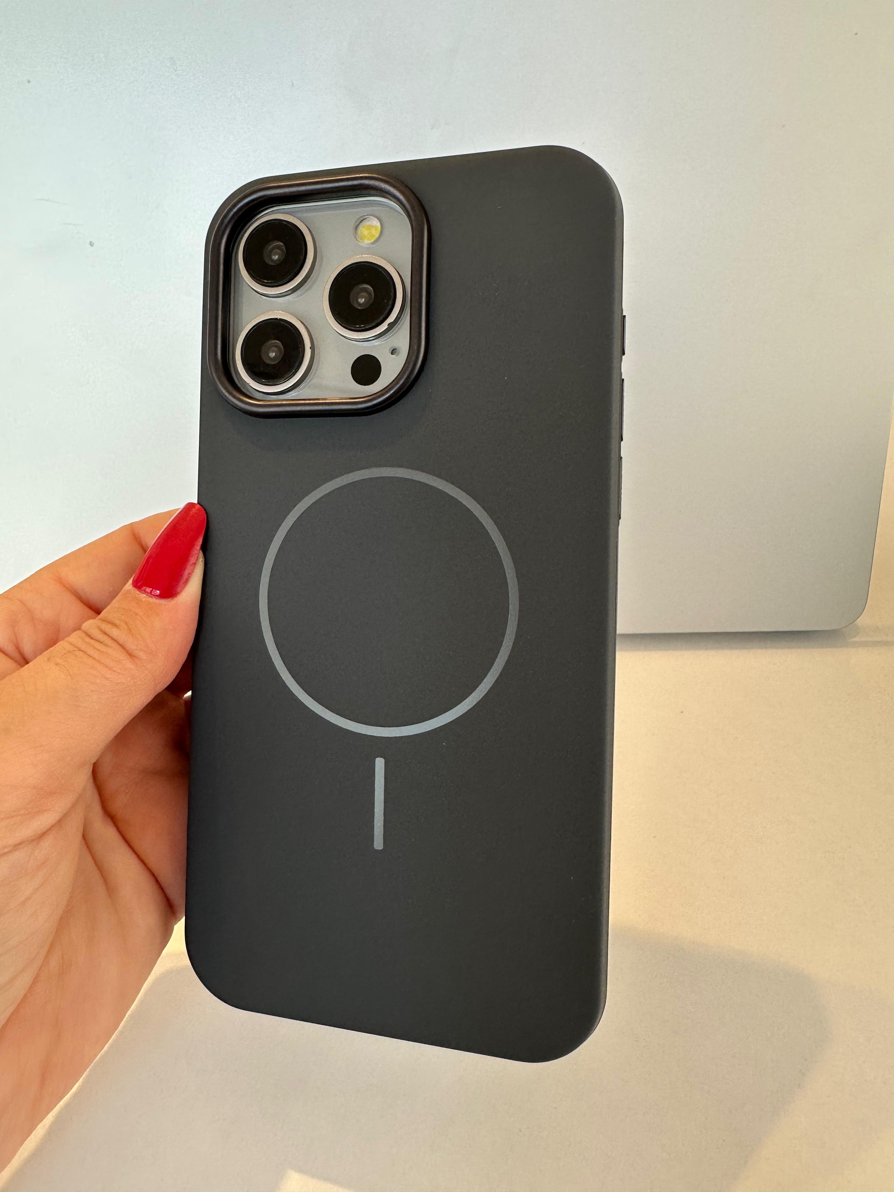 Ince Magsafe Özellikli Mat Kılıf  - Siyah