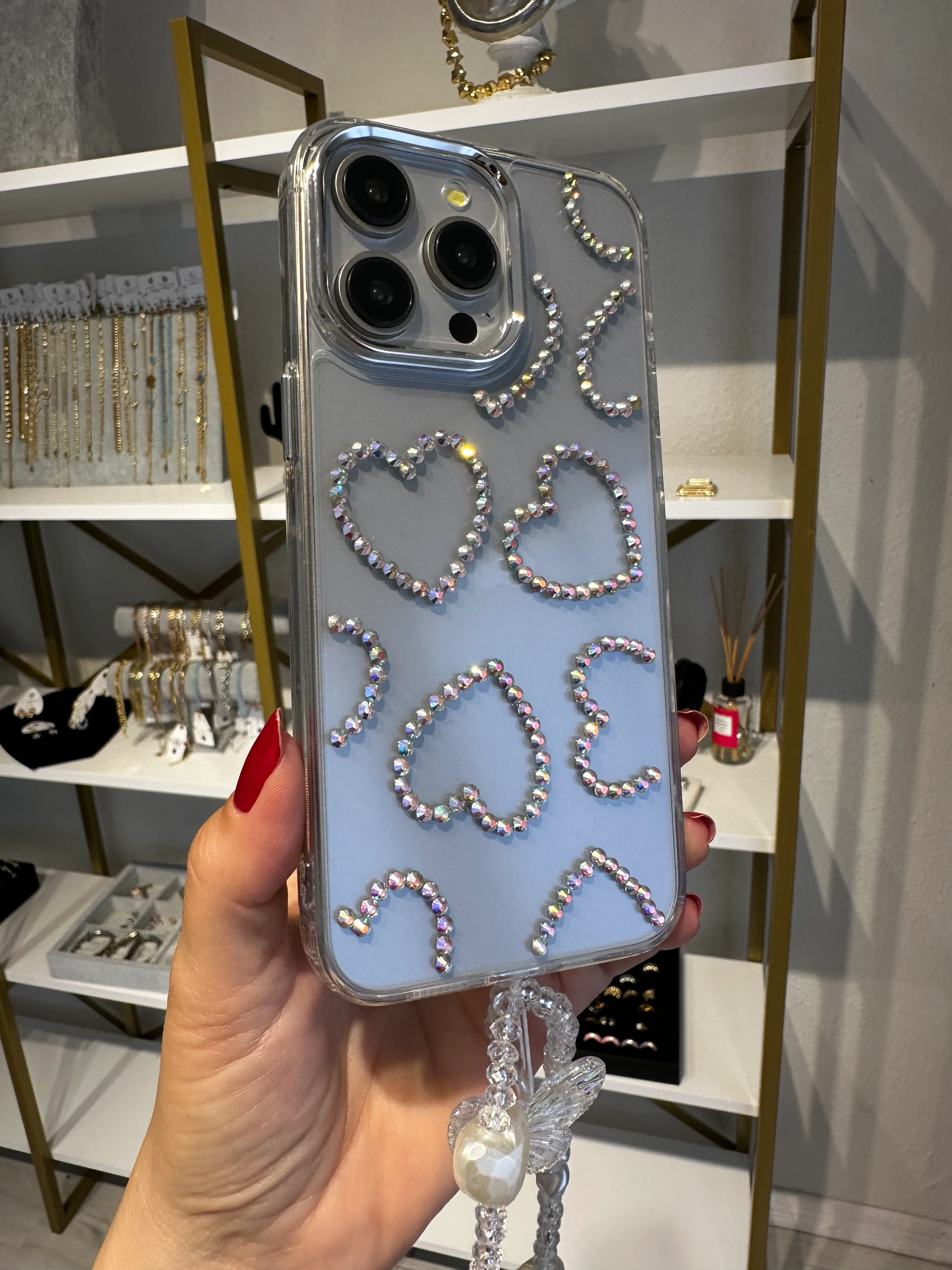 Taşlı Kalpli Askılı Şeffaf Kılıf