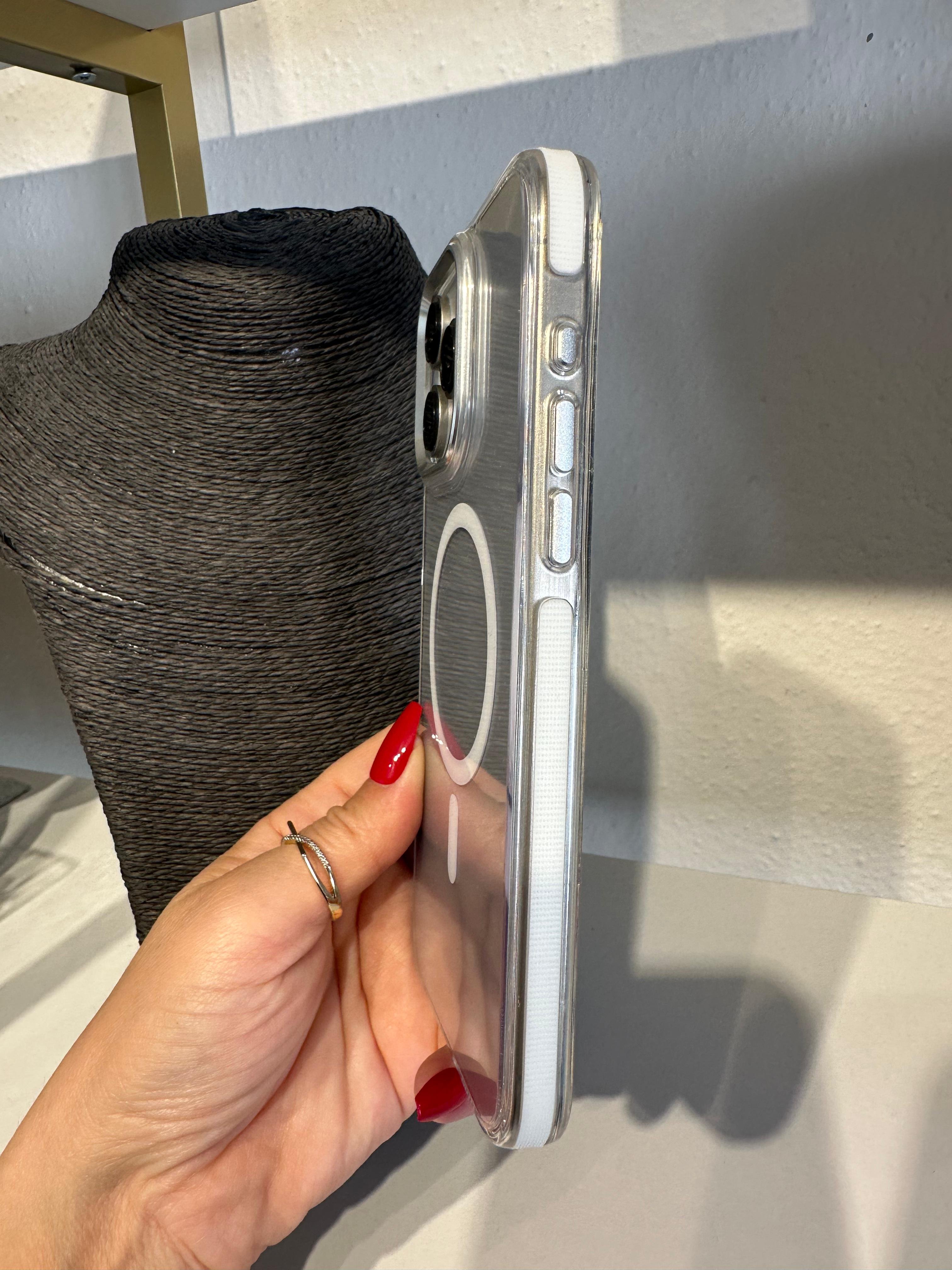 Renk Yansımalı Pürüzlü Kenar Bantlı Magsafe Özellikli Kılıf - Beyaz