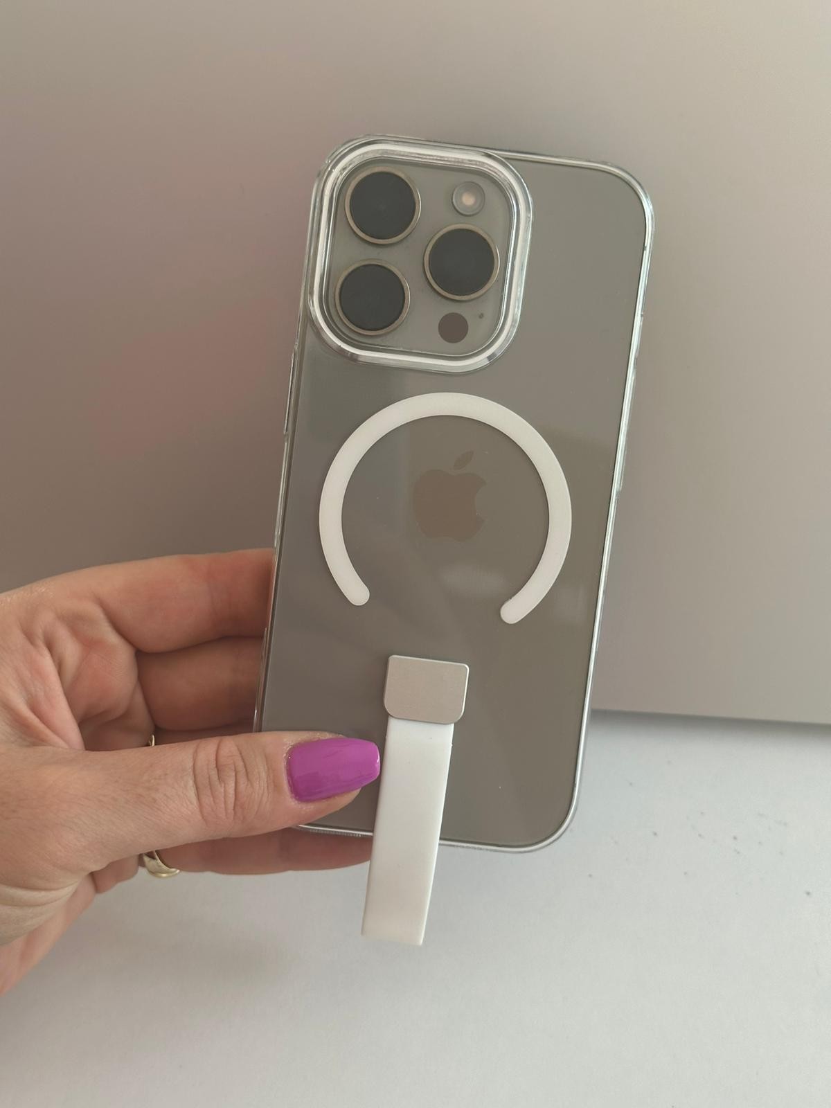 Magsafe Özellikli HoldEase Şeffaf Kılıf - Beyaz