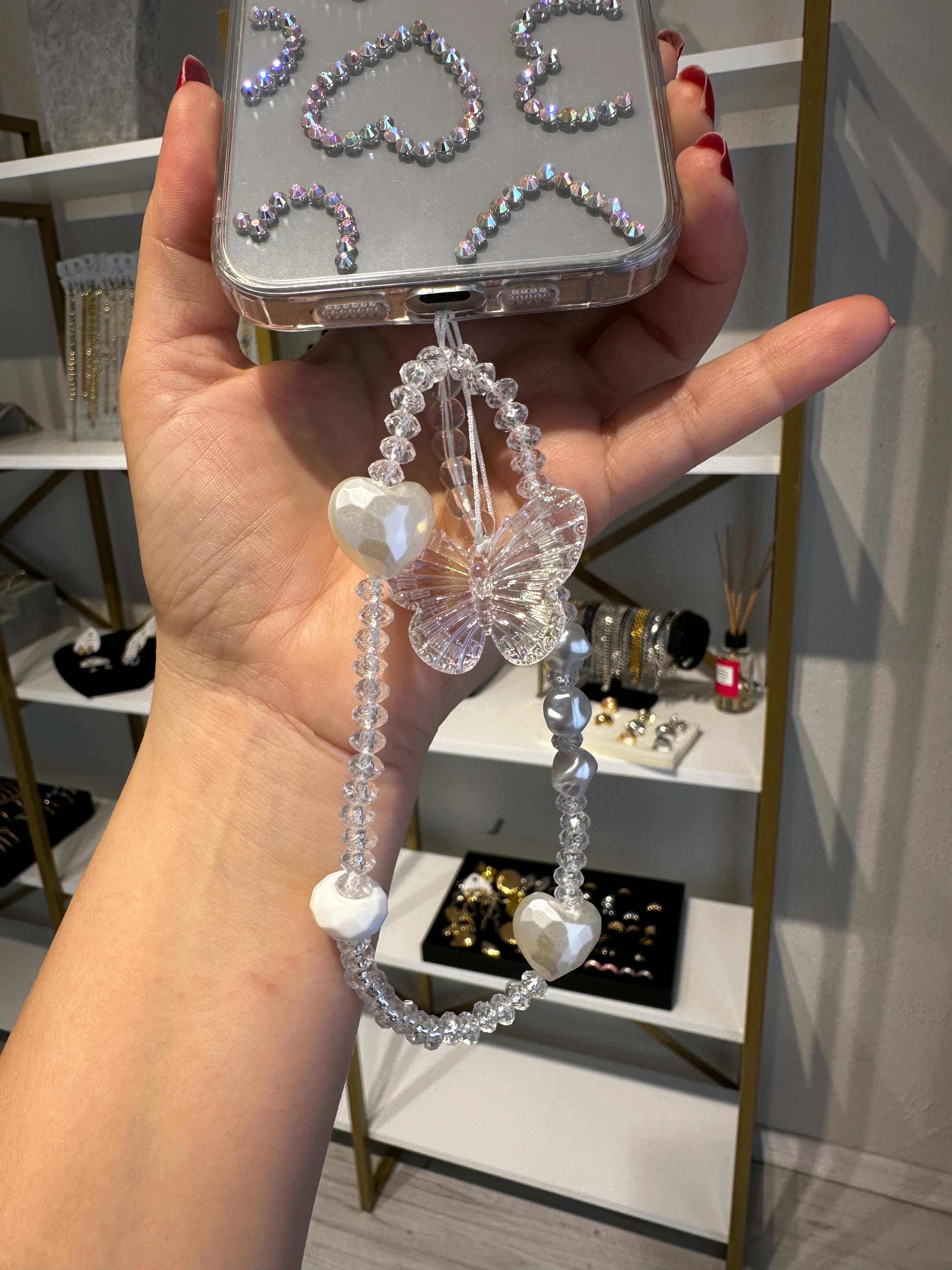 Taşlı Kalpli Askılı Şeffaf Kılıf