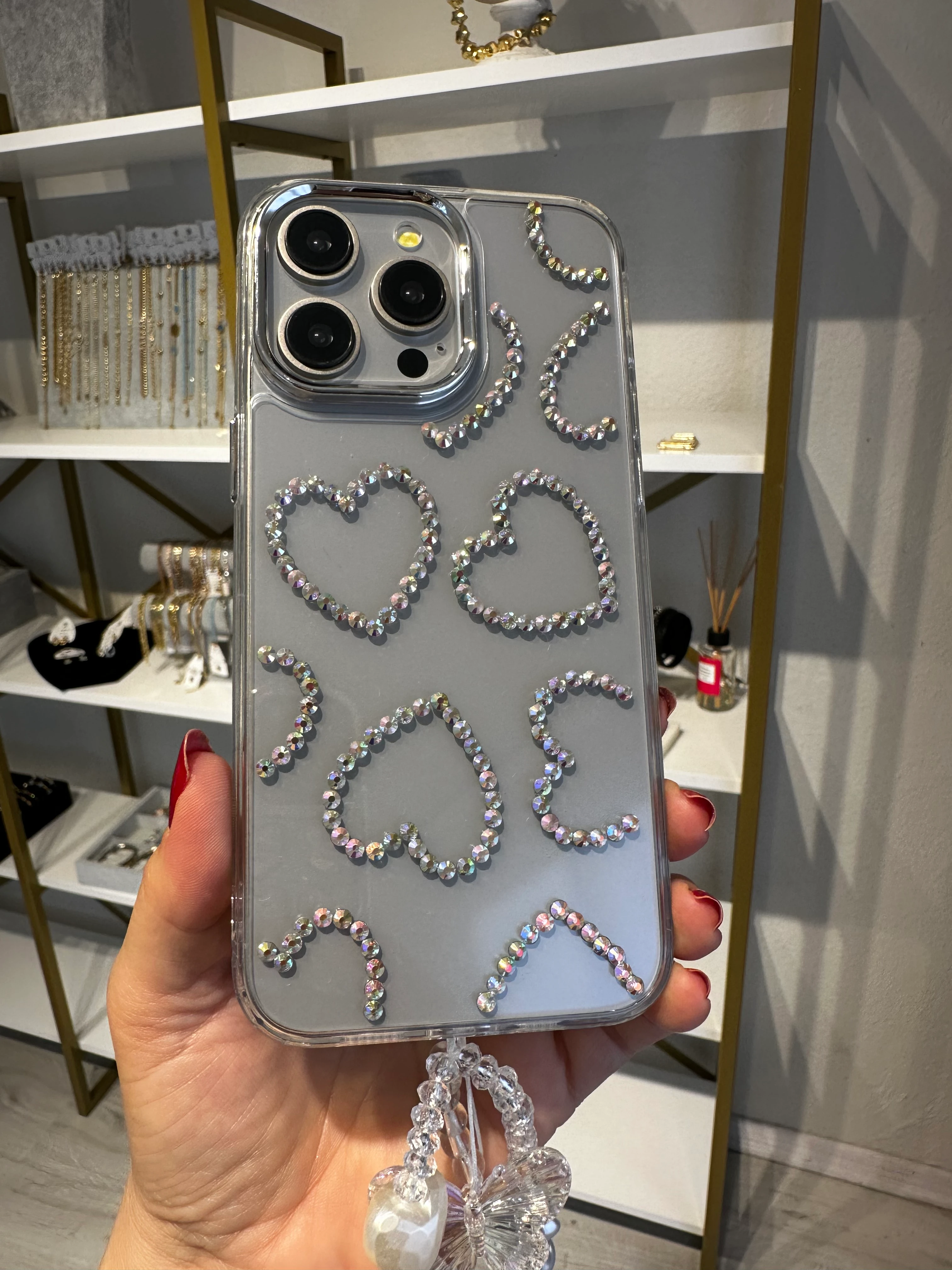 Taşlı Kalpli Askılı Şeffaf Kılıf