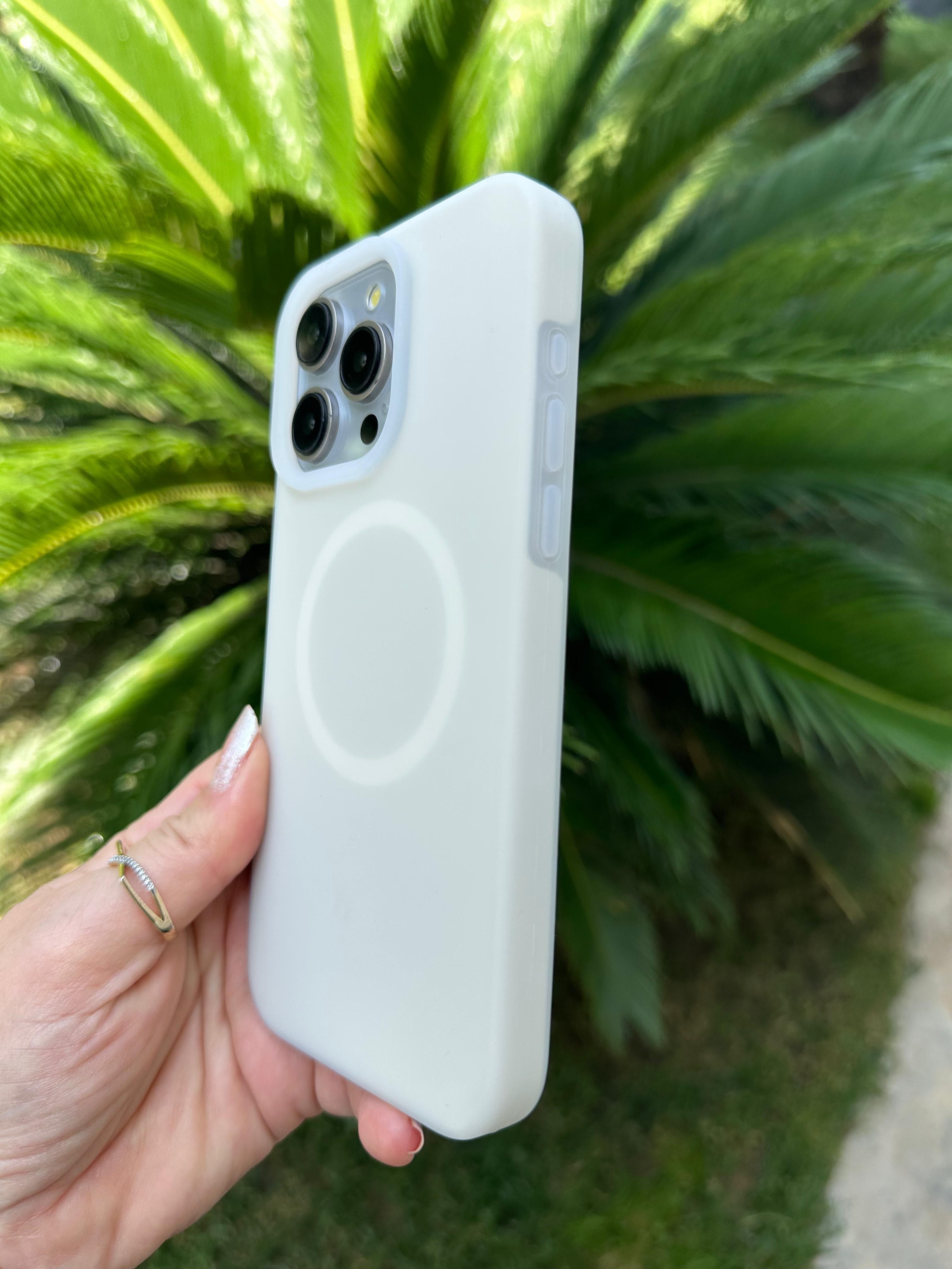 Magsafe Özellikli Pastel Kılıf - Krem