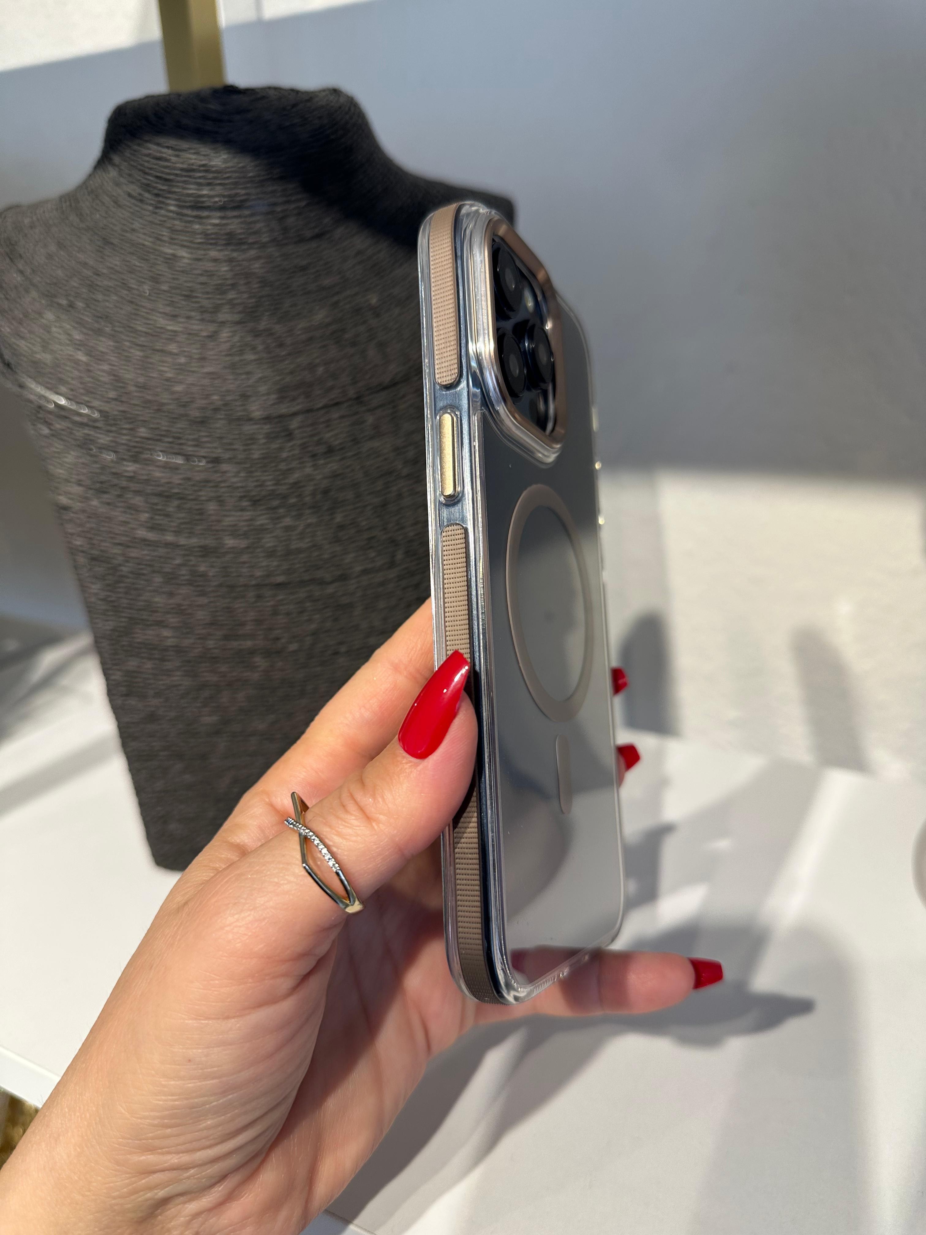Renk Yansımalı Pürüzlü Kenar Bantlı Magsafe Özellikli Kılıf - Çöl Rengi