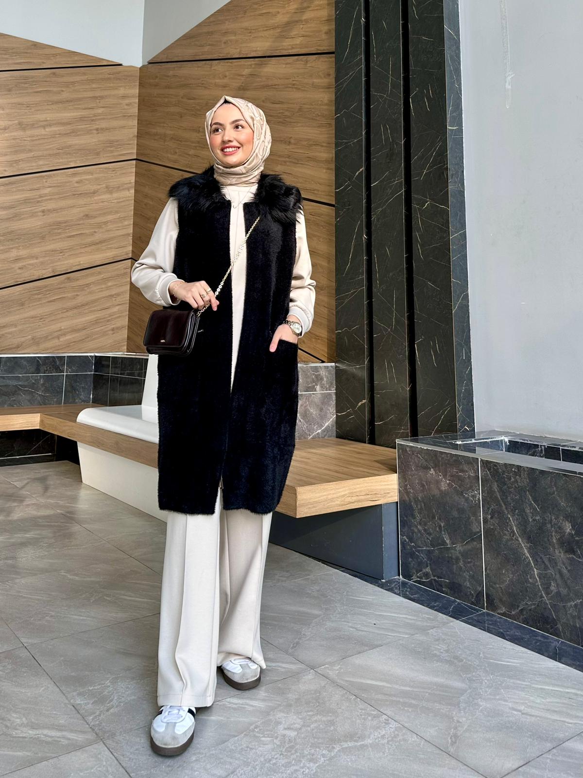 Seyyar Kürklü Angora Yelek  - Siyah