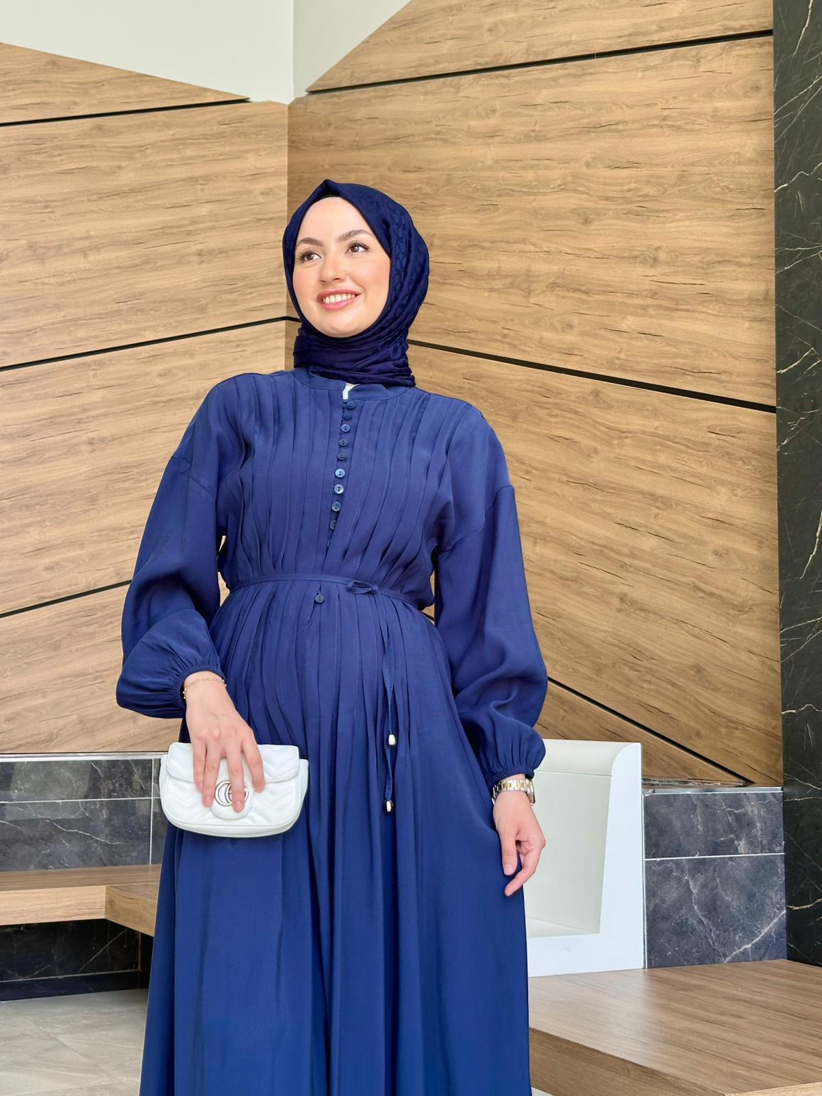 Brit Düğme Detaylı Pileli Cupra Elbise