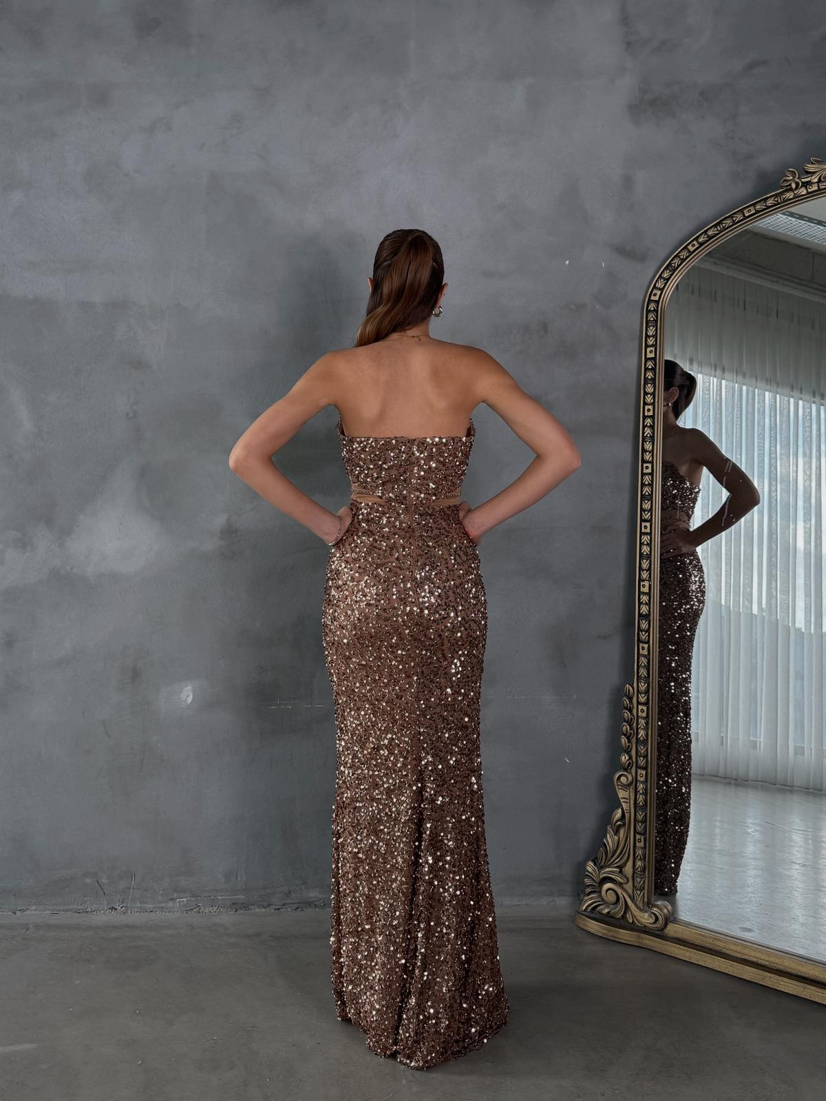 STRAPLEZ PUL PAYET YIRTMAÇLI ELBİSE KAHVE