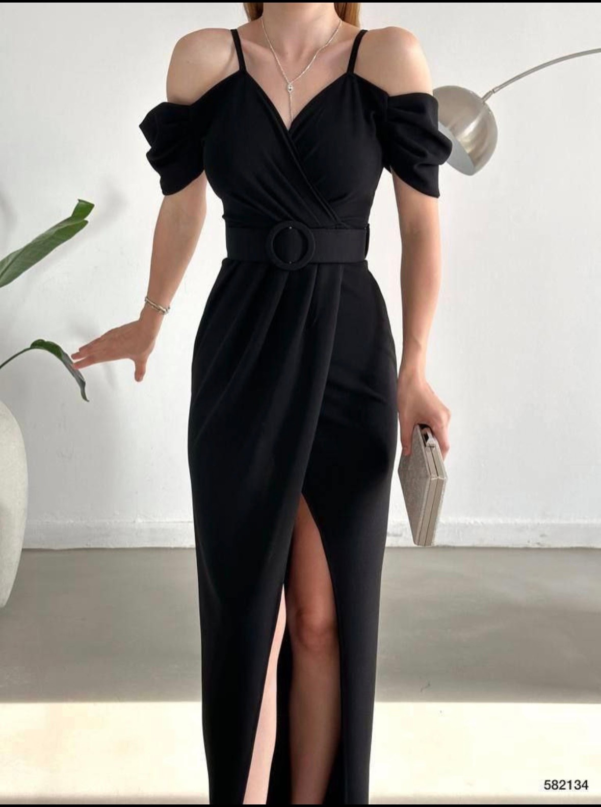 ASKILI YIRTMAÇLI MAXİ ELBİSE