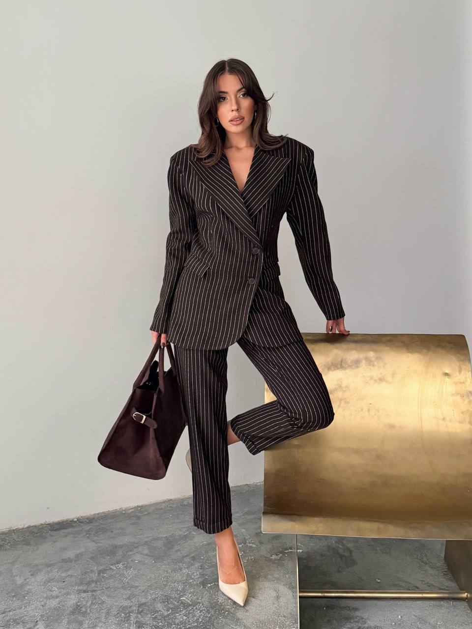 ÇİZGİLİ TAKIM ELBİSE