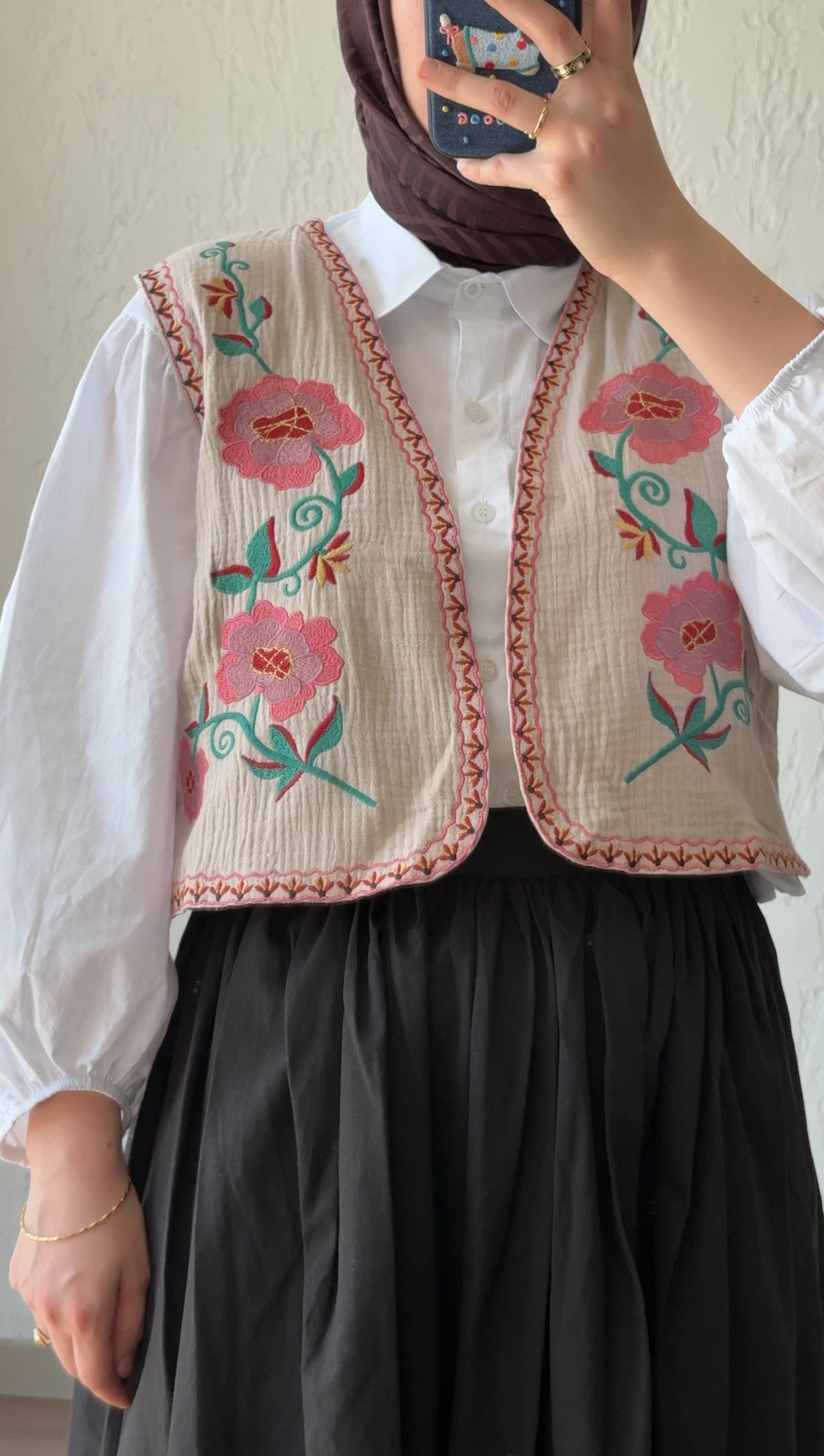 Pembe Nakışlı Yelek