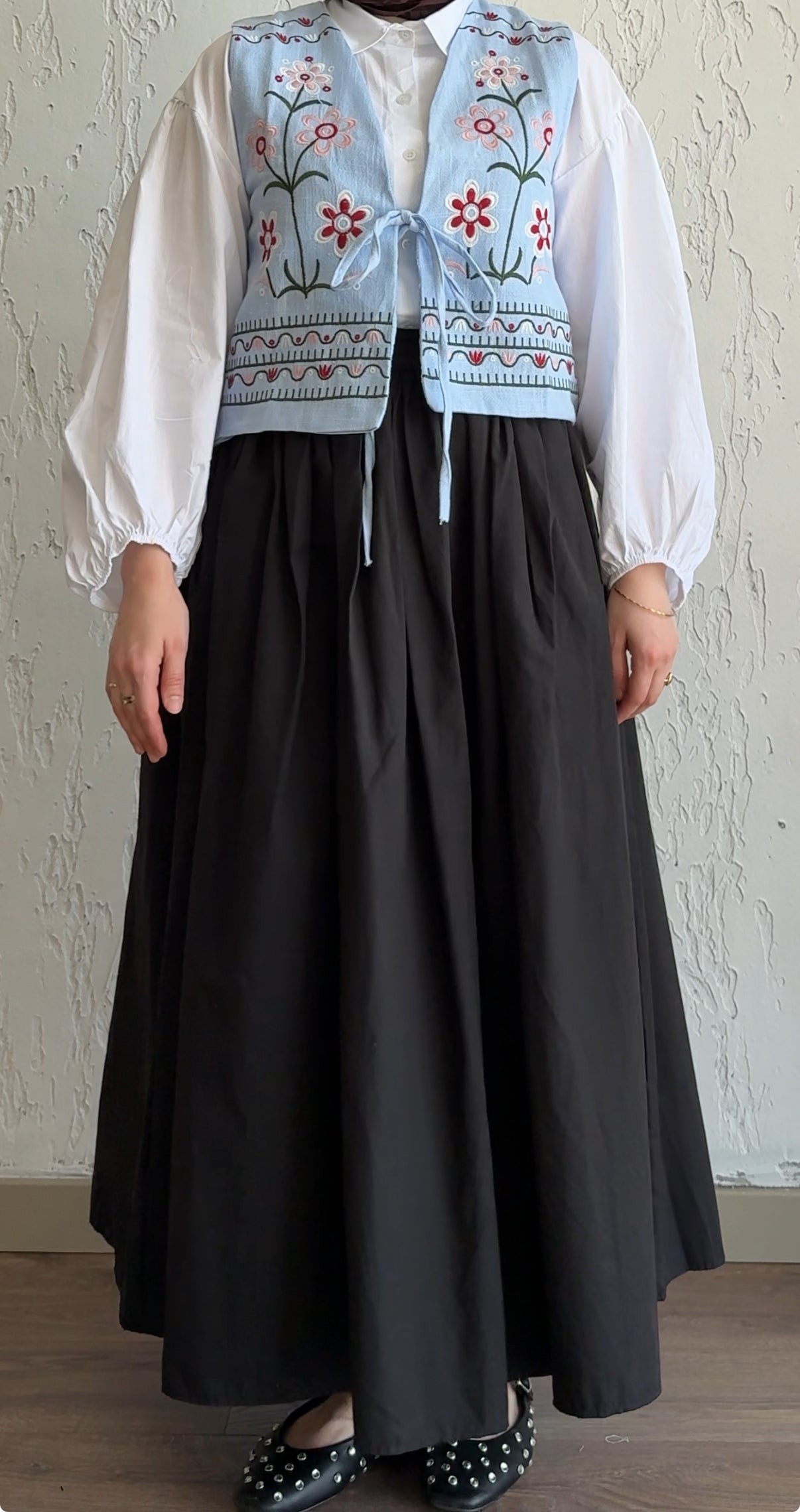 Mavi Nakışlı Yelek