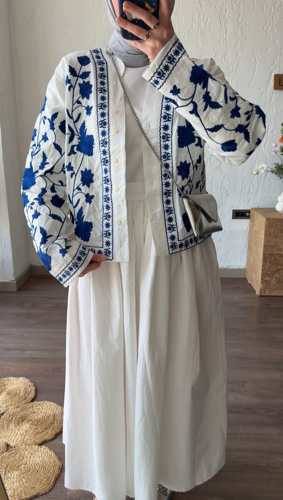 Mavi Beyaz Nakışlı Ceket