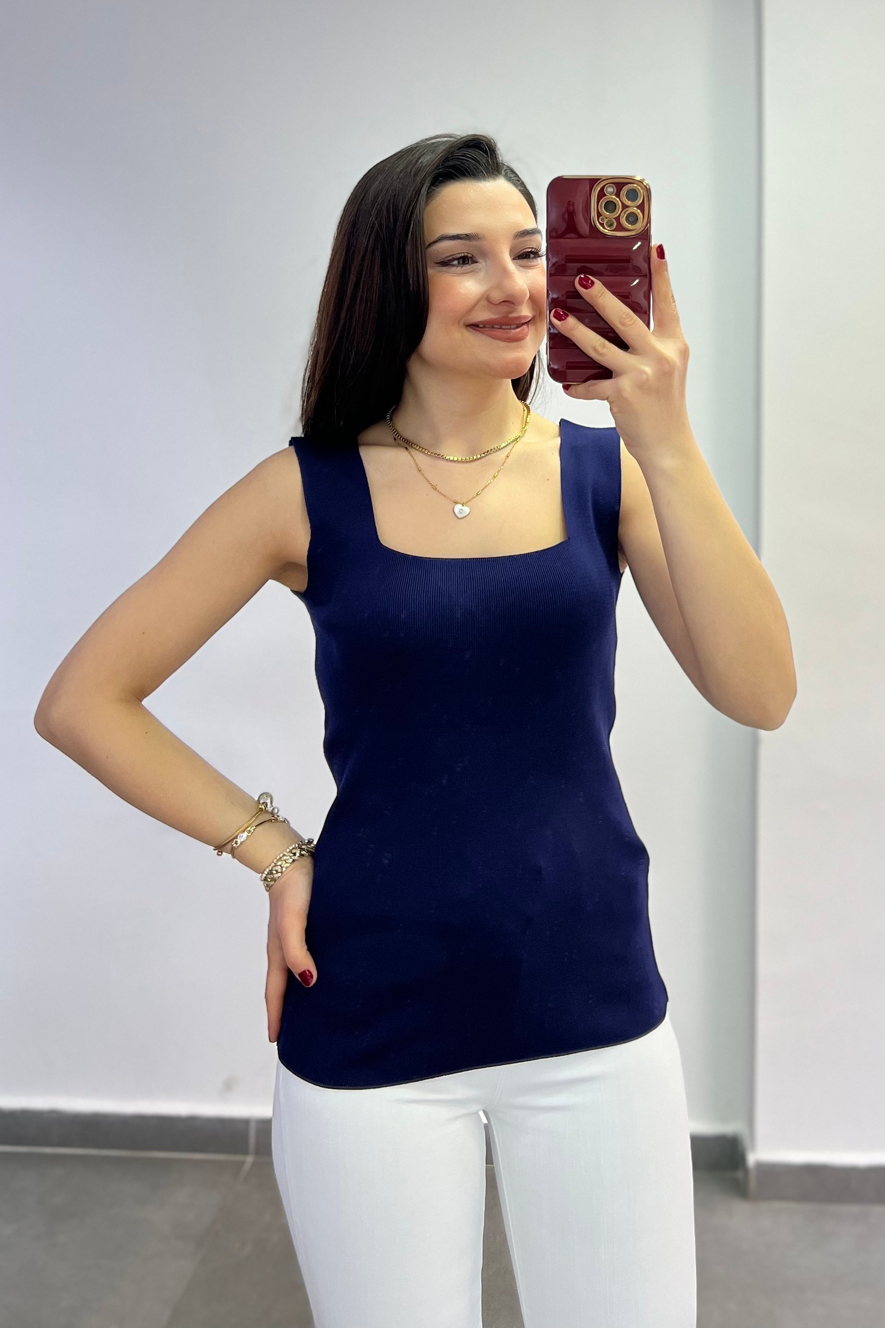 LACİVERT