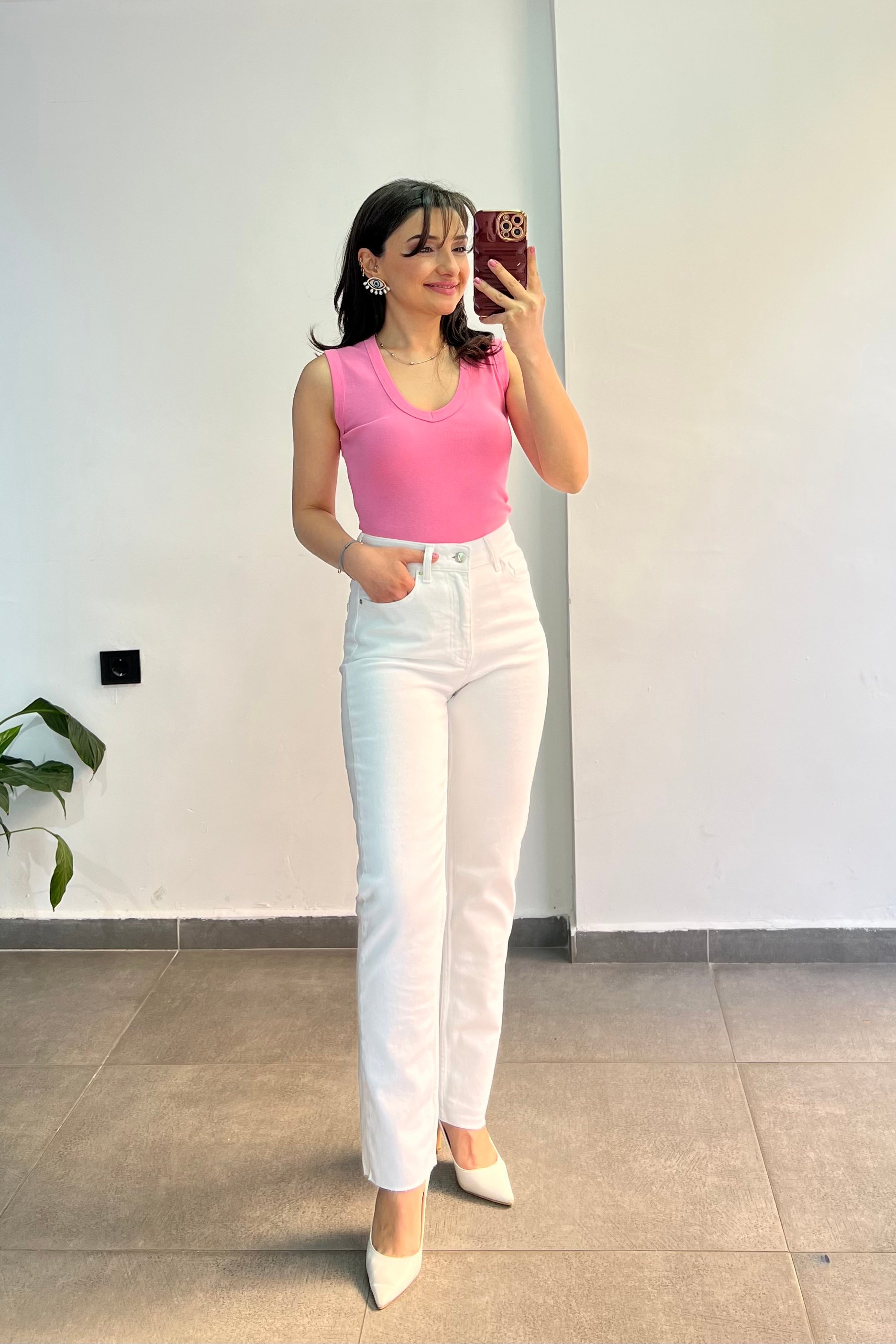 Yüksek Bel Cep Detaylı Kesik Paça Mom Fit Kalıp Jean - beyaz