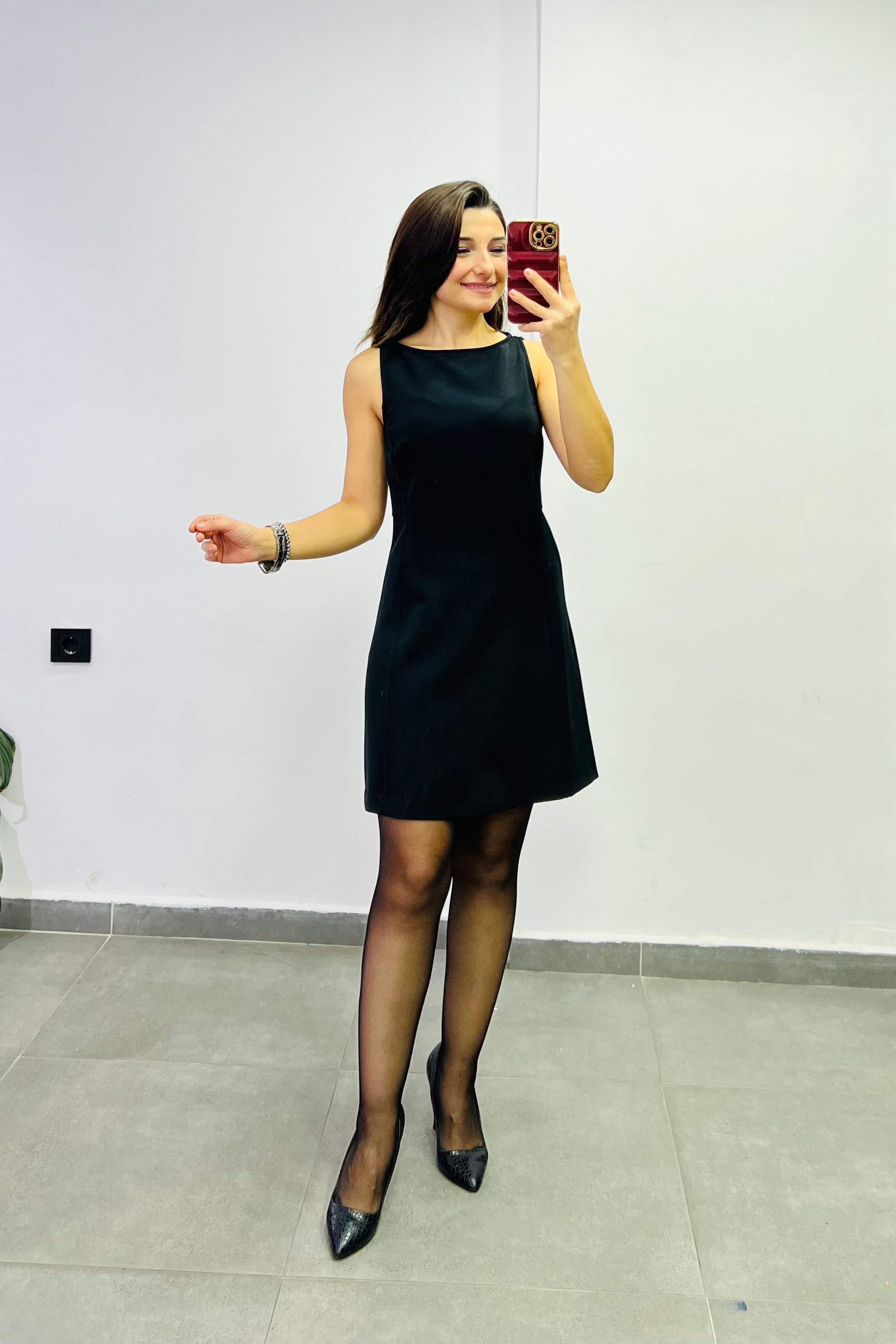 Kayık Yaka Siyah Düz Elbise
