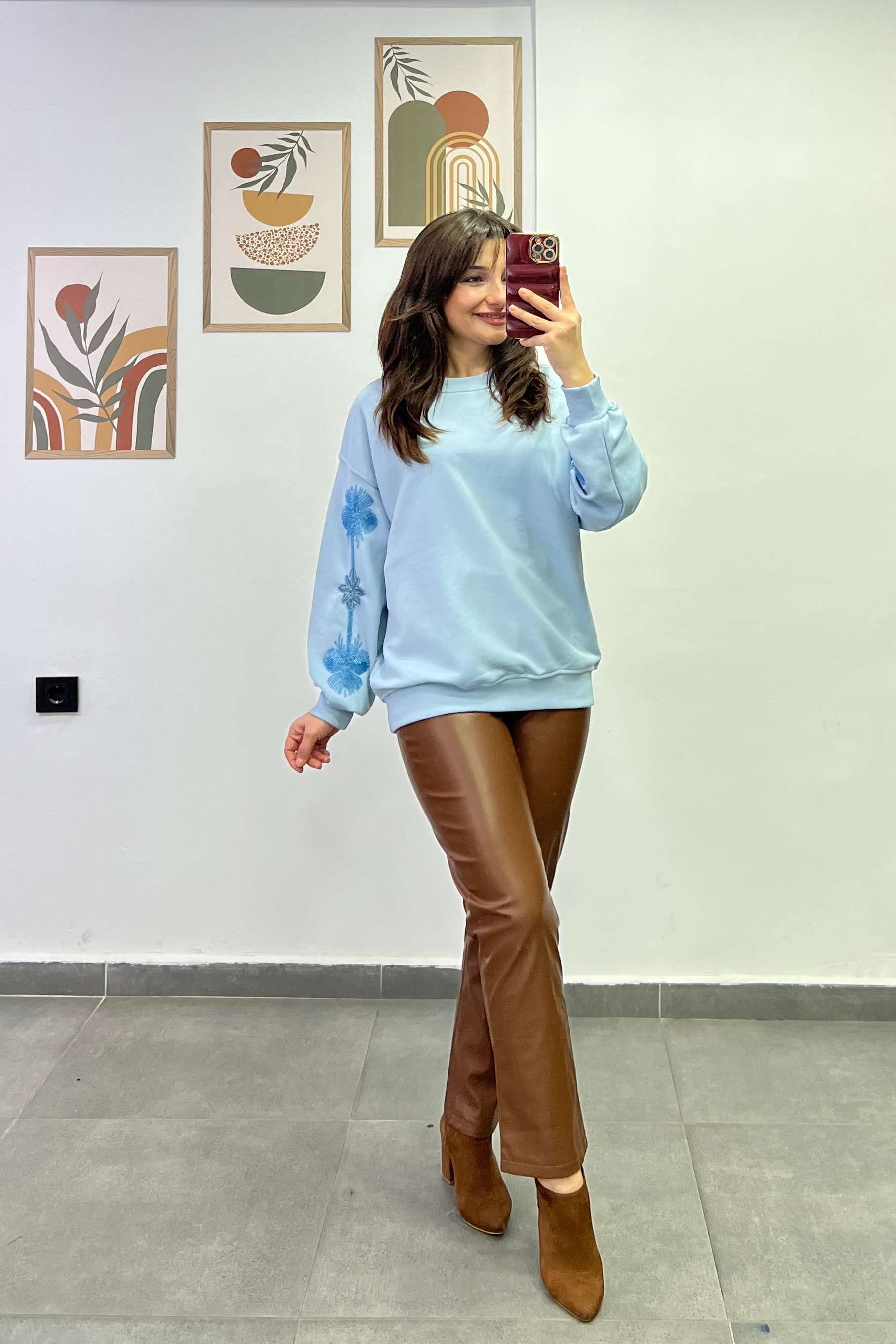 Kolları Boncuk İşlemeli İki İplik Sweatshırt