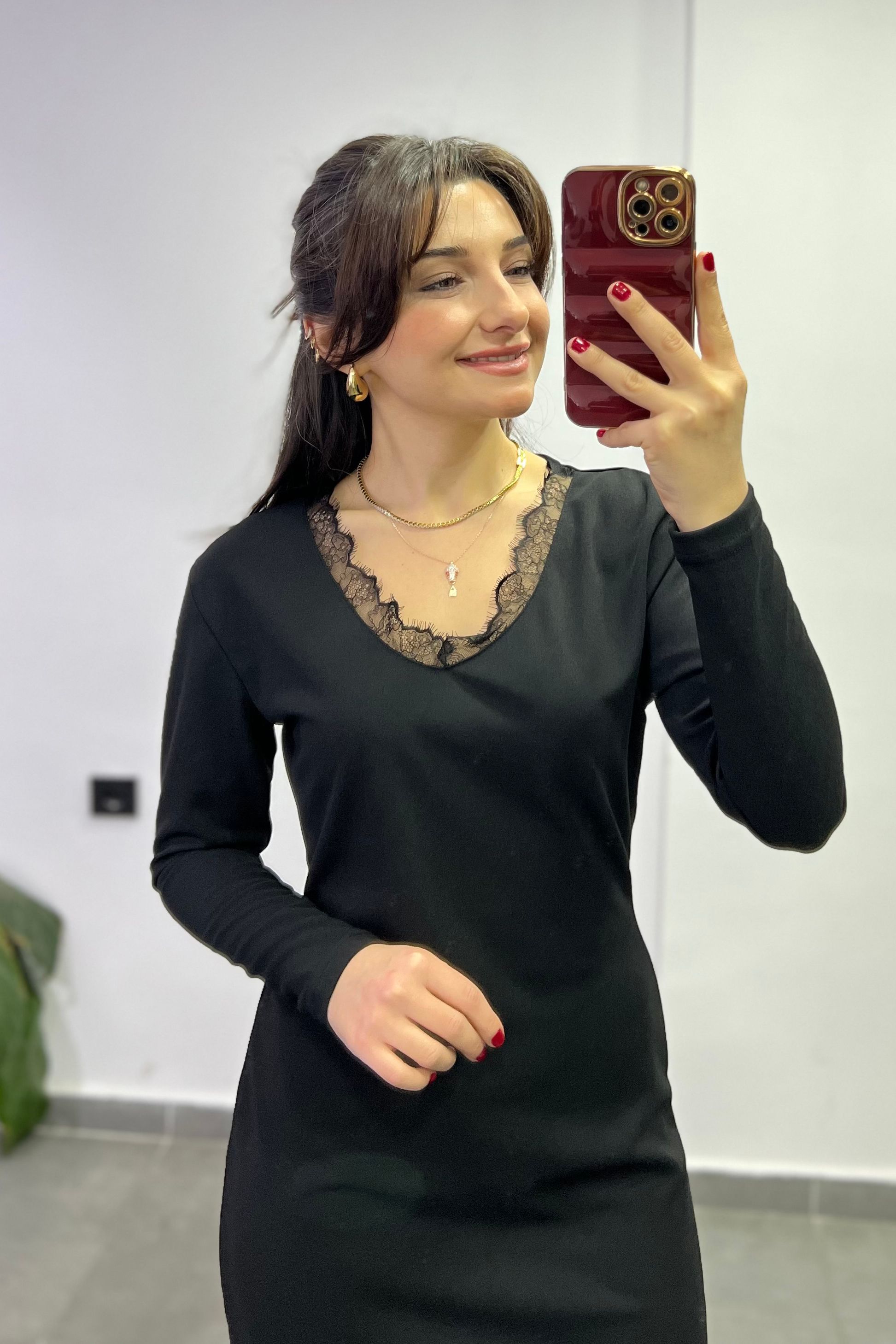 Yakası Ve Etek Ucu Güpür Detaylı Elbise