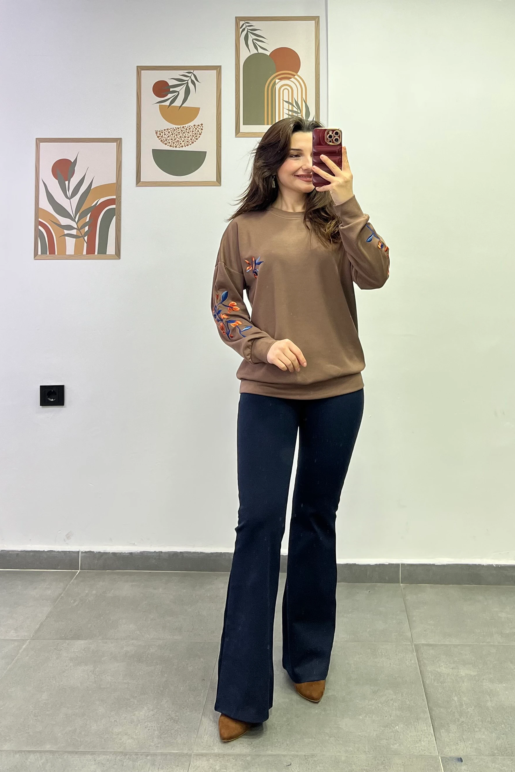 Kolları Ve Göğüsü Nakış Detaylı Sweatshirt - KAHVERENGİ