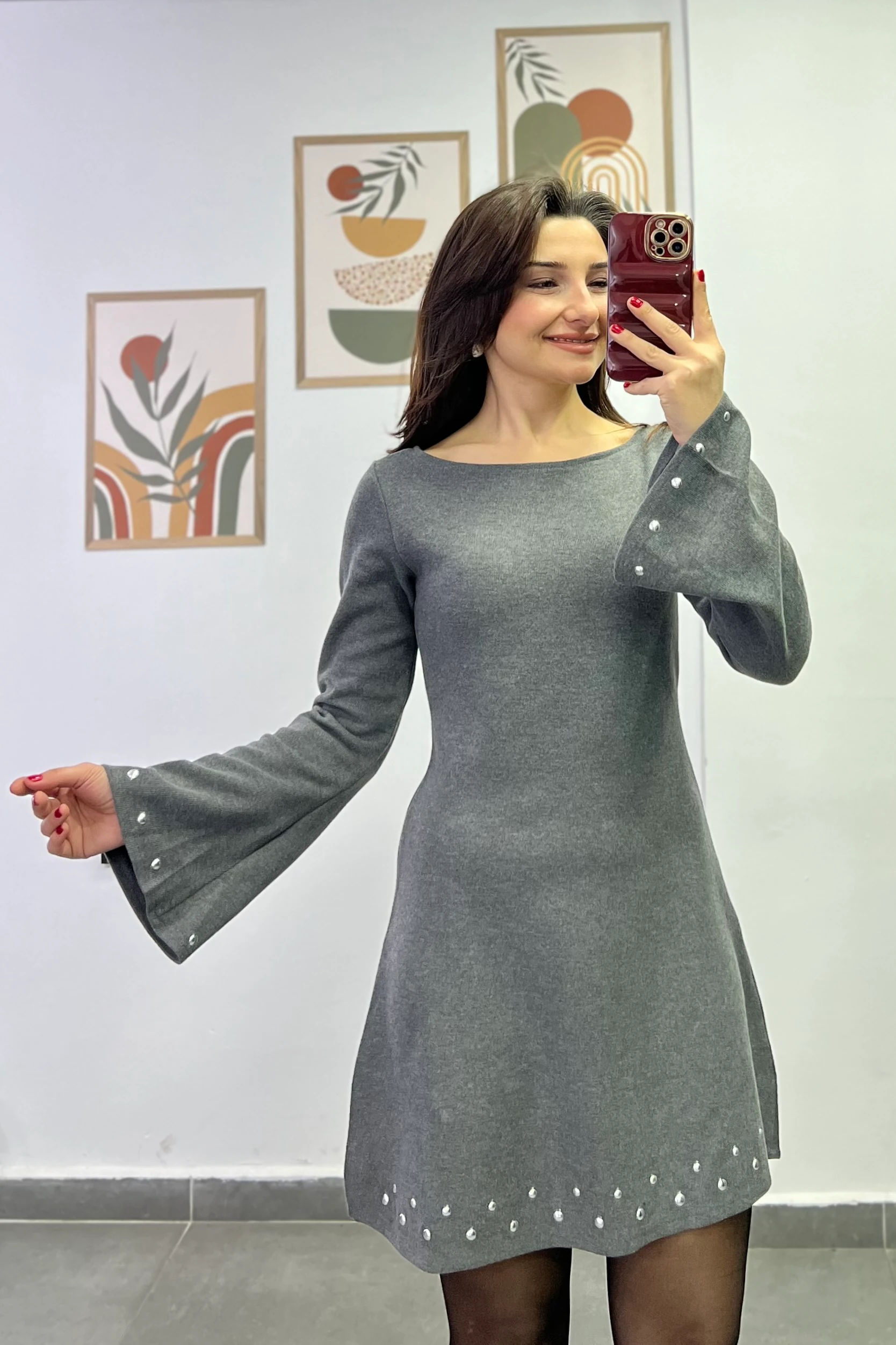 Kayık Yaka İspanyol Kol Kolları Ve Etek Ucu Gümüş Boncuk Detaylı Elbise - GRİ