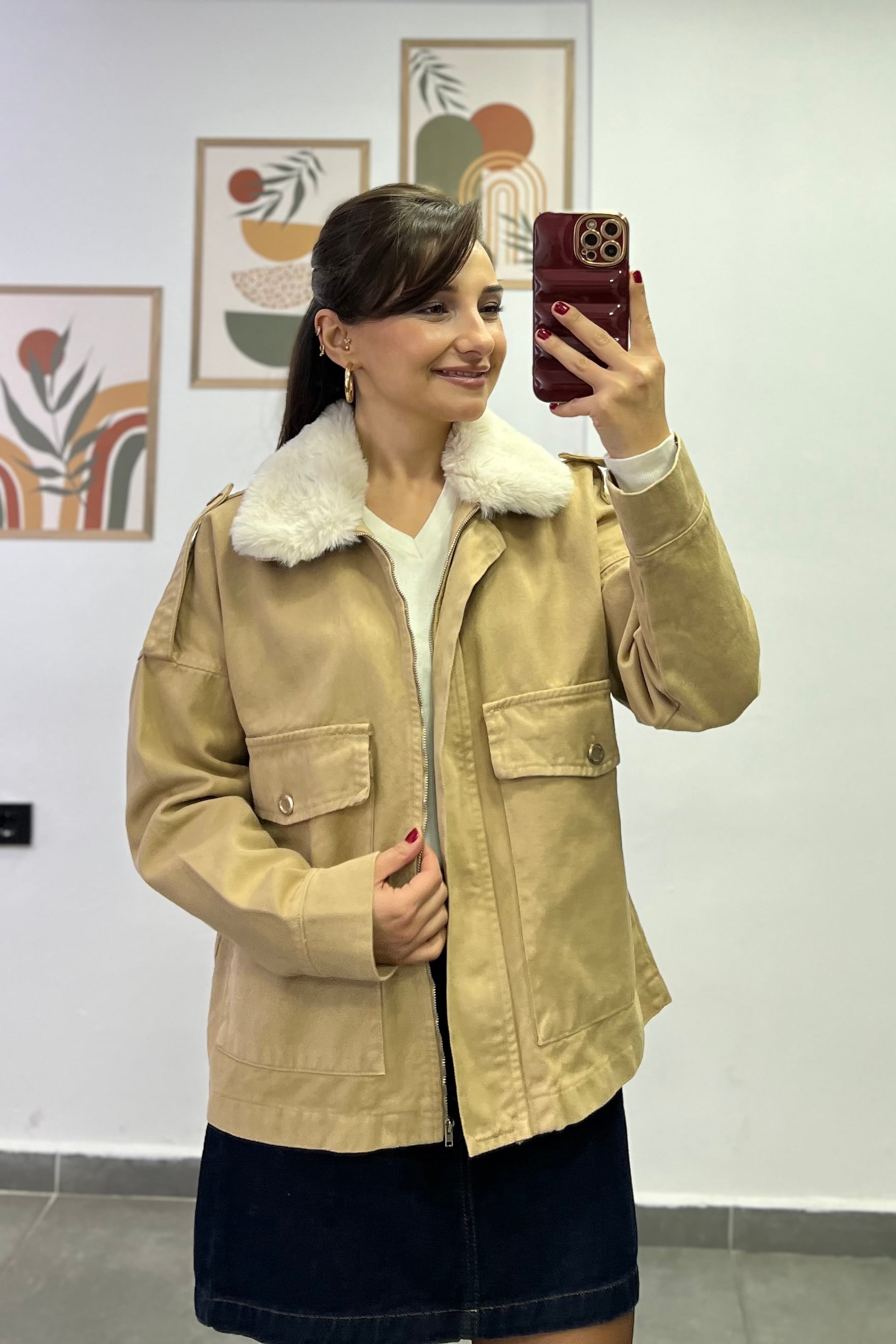 Yakası Sabit Kürk Detaylı Önü Kese Cepli Gabardin Ceket - CAMEL