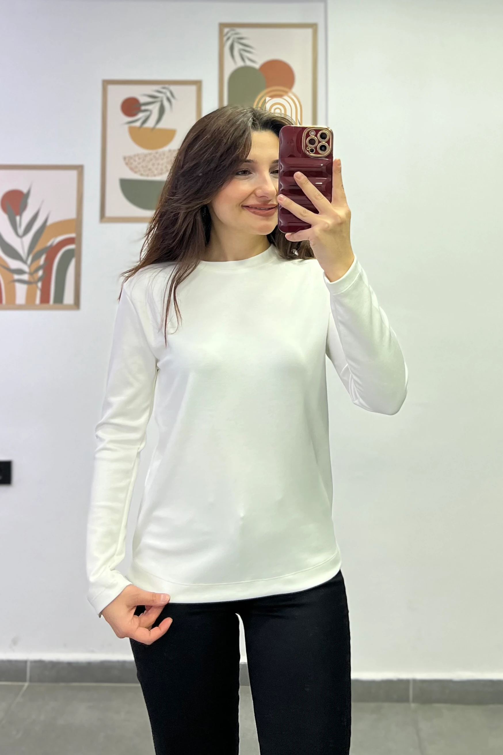 Modal Kumaş Bisiklet Yaka İki Yanı Küçük Yırtmaç Detaylı Basic Bluz - EKRU