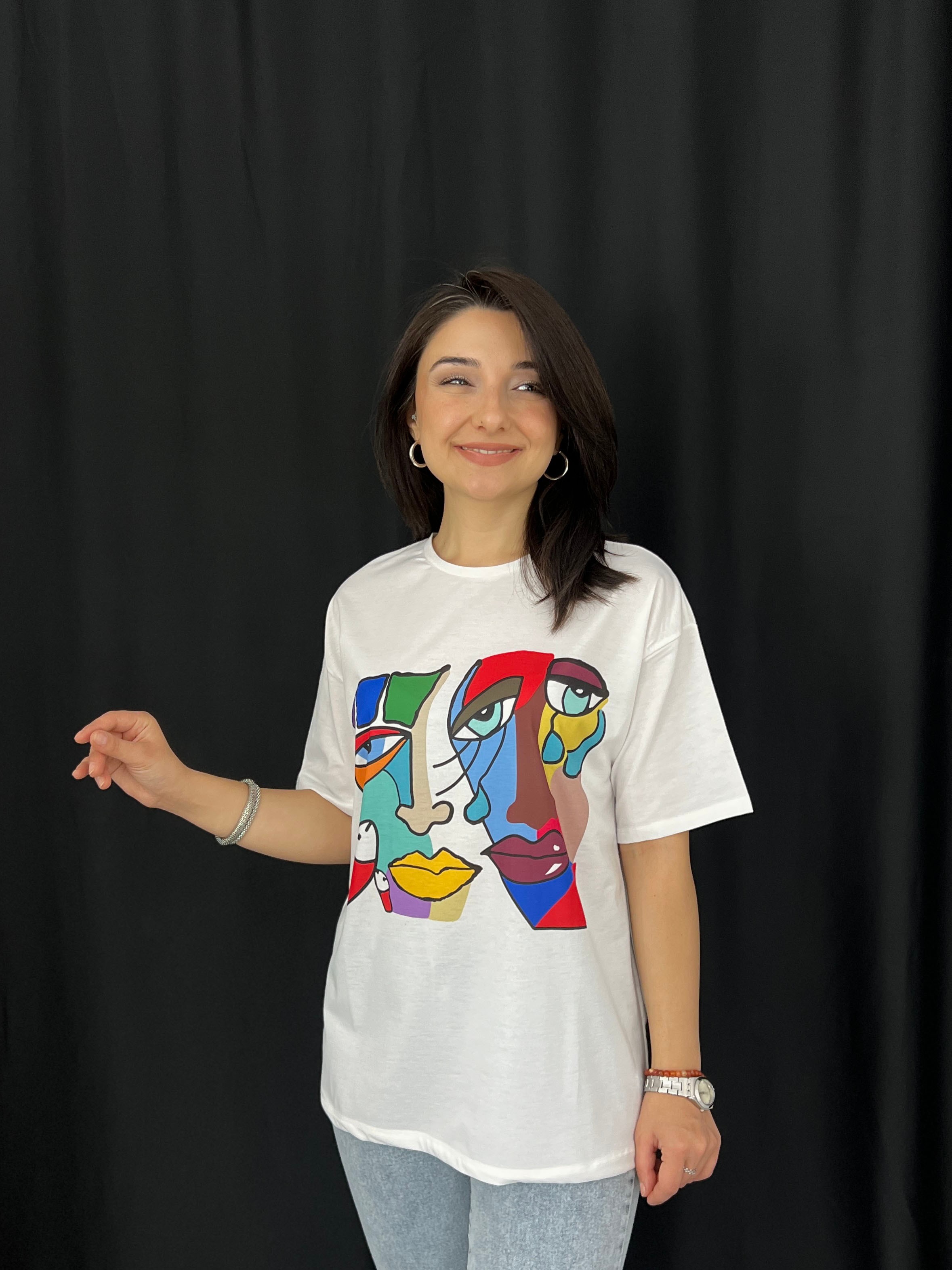 Önü Renkli Silüet Baskılı Tshirt