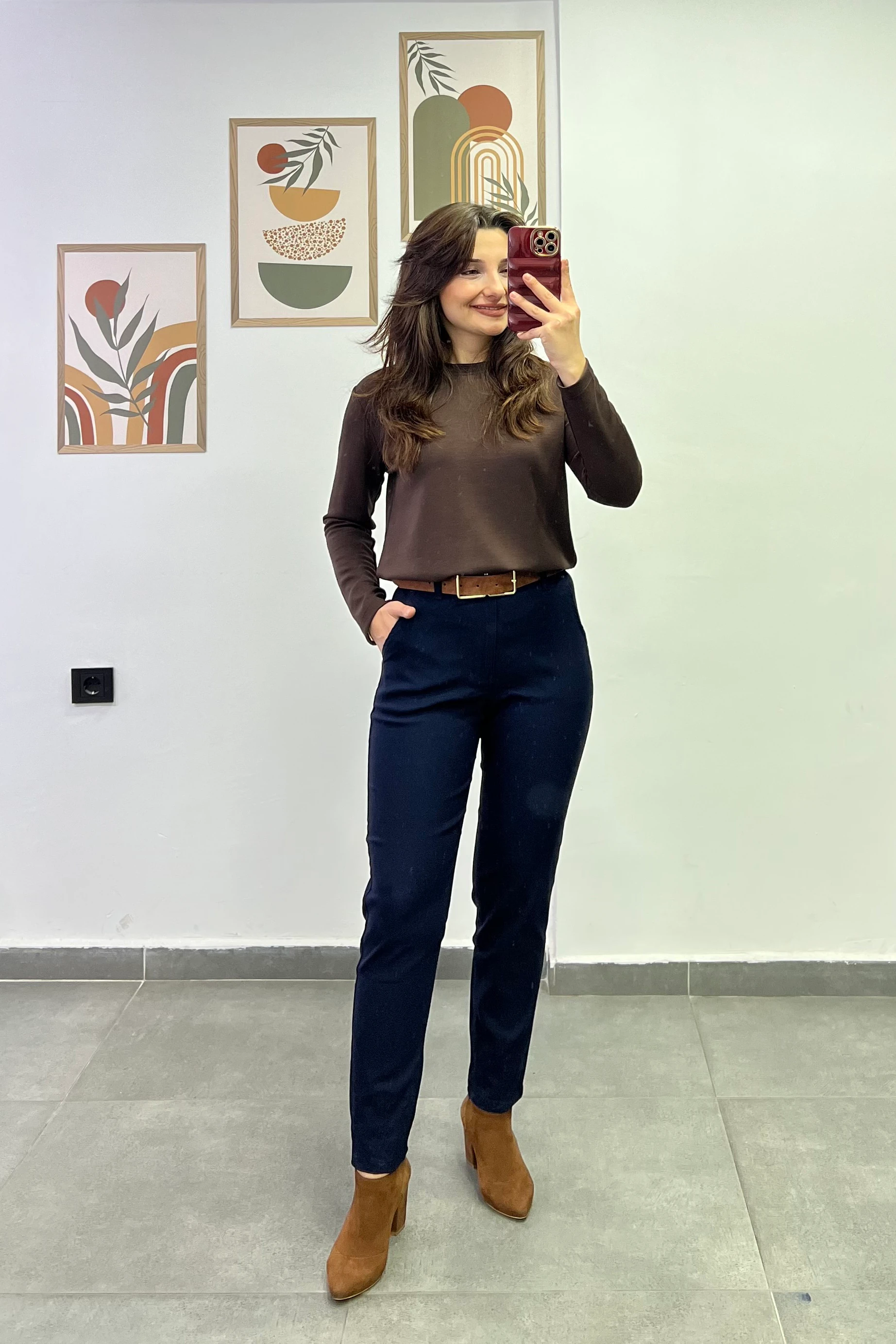 Arka Beli Lastikli Paçaları Pens Dikişli Pantolon - LACIVERT