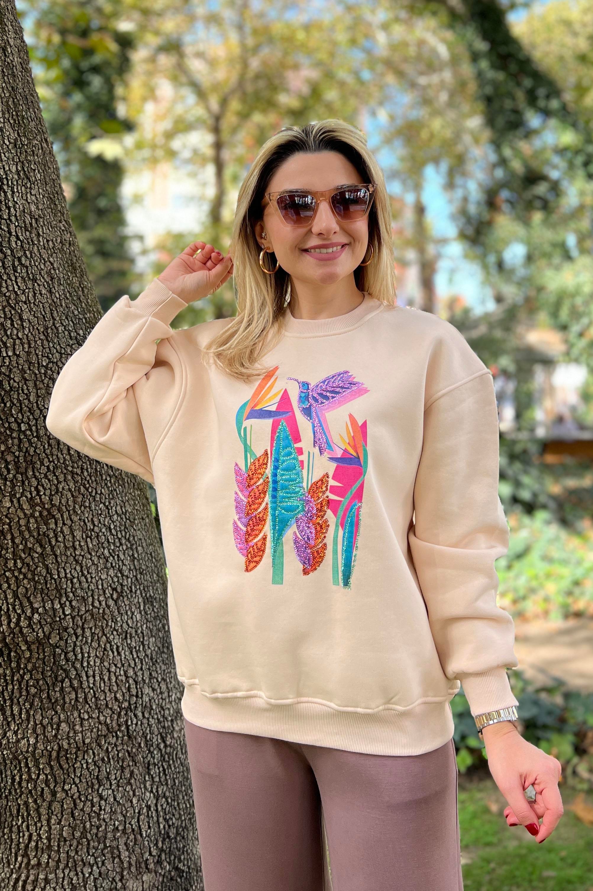 Önü Renkli Yaprak Ve Kuş Desenli Pullu Şardonlu Sweat