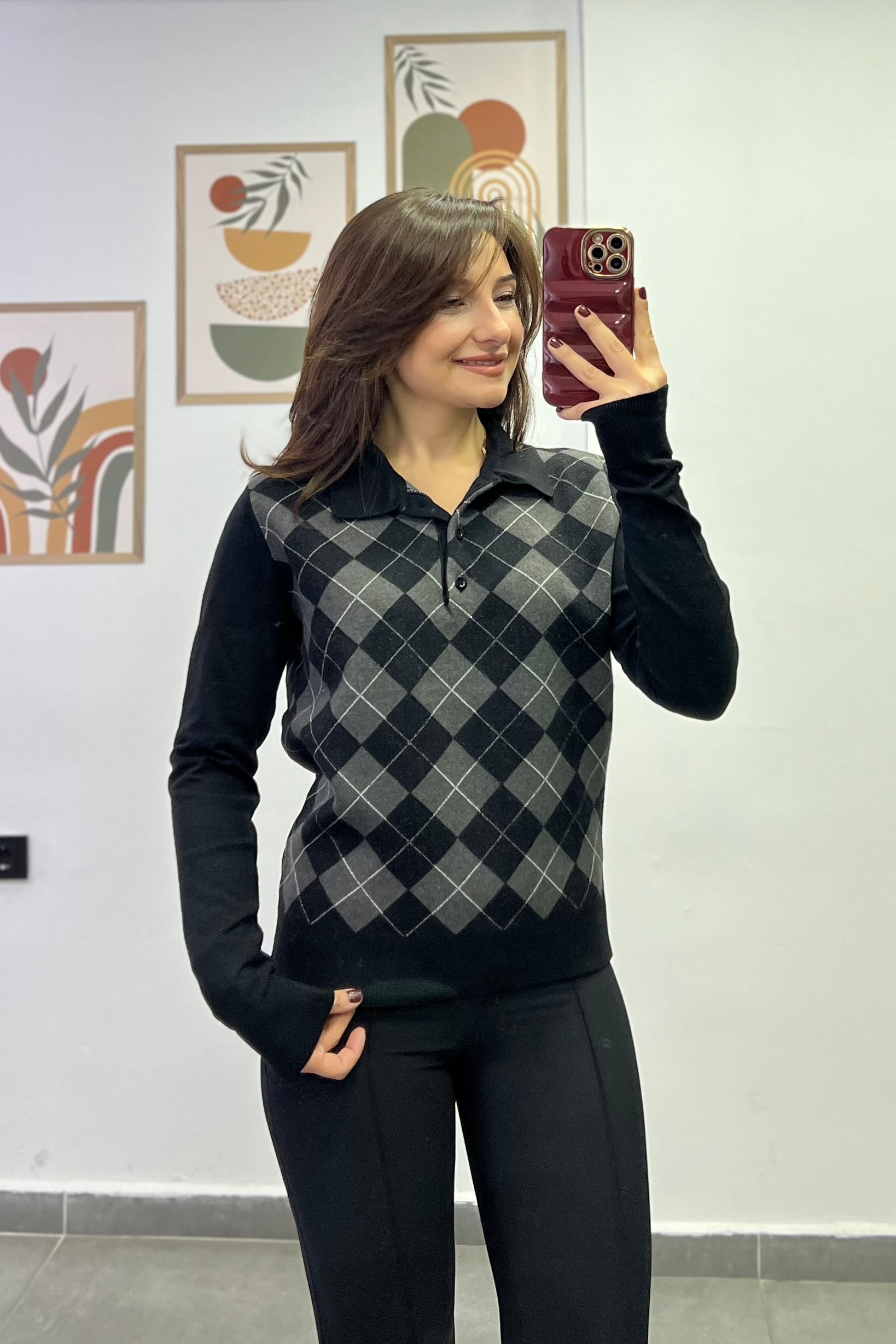 Yakası Düğme Detaylı Baklava Desenli Kazak