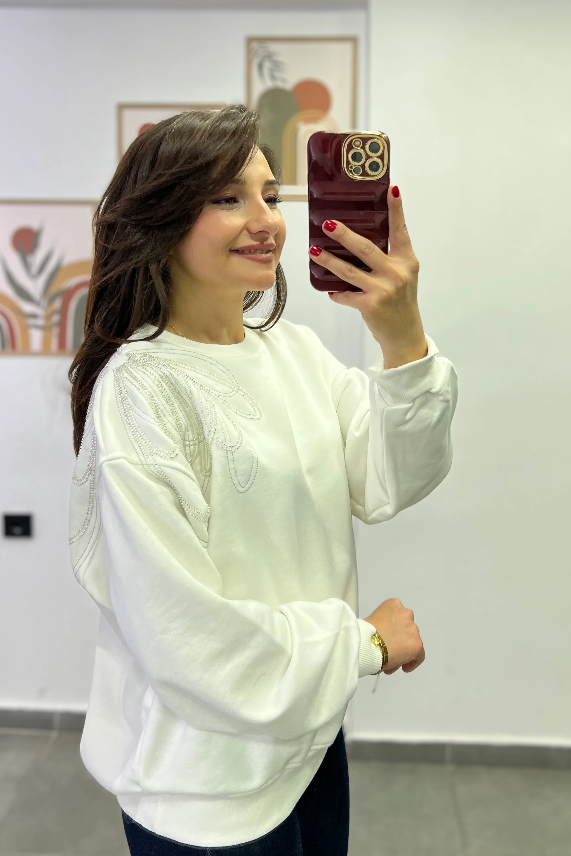 Tek Omuzu Önü Ve Arkası Büyük Boncuk İşlemeli Sweatshırt - BEYAZ