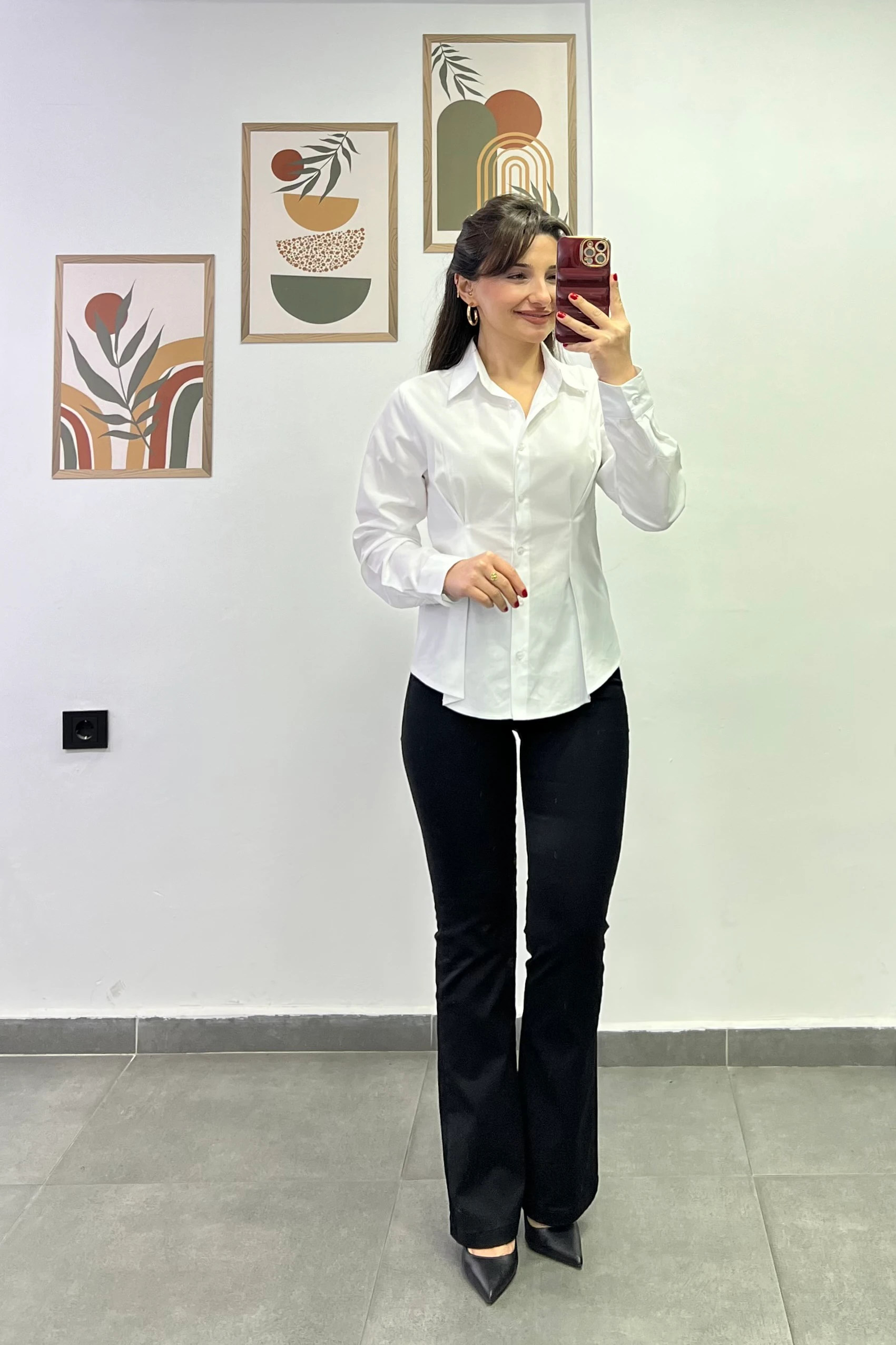 Ön Ve Arka Kısmı Pens Detaylı Gömlek - BEYAZ