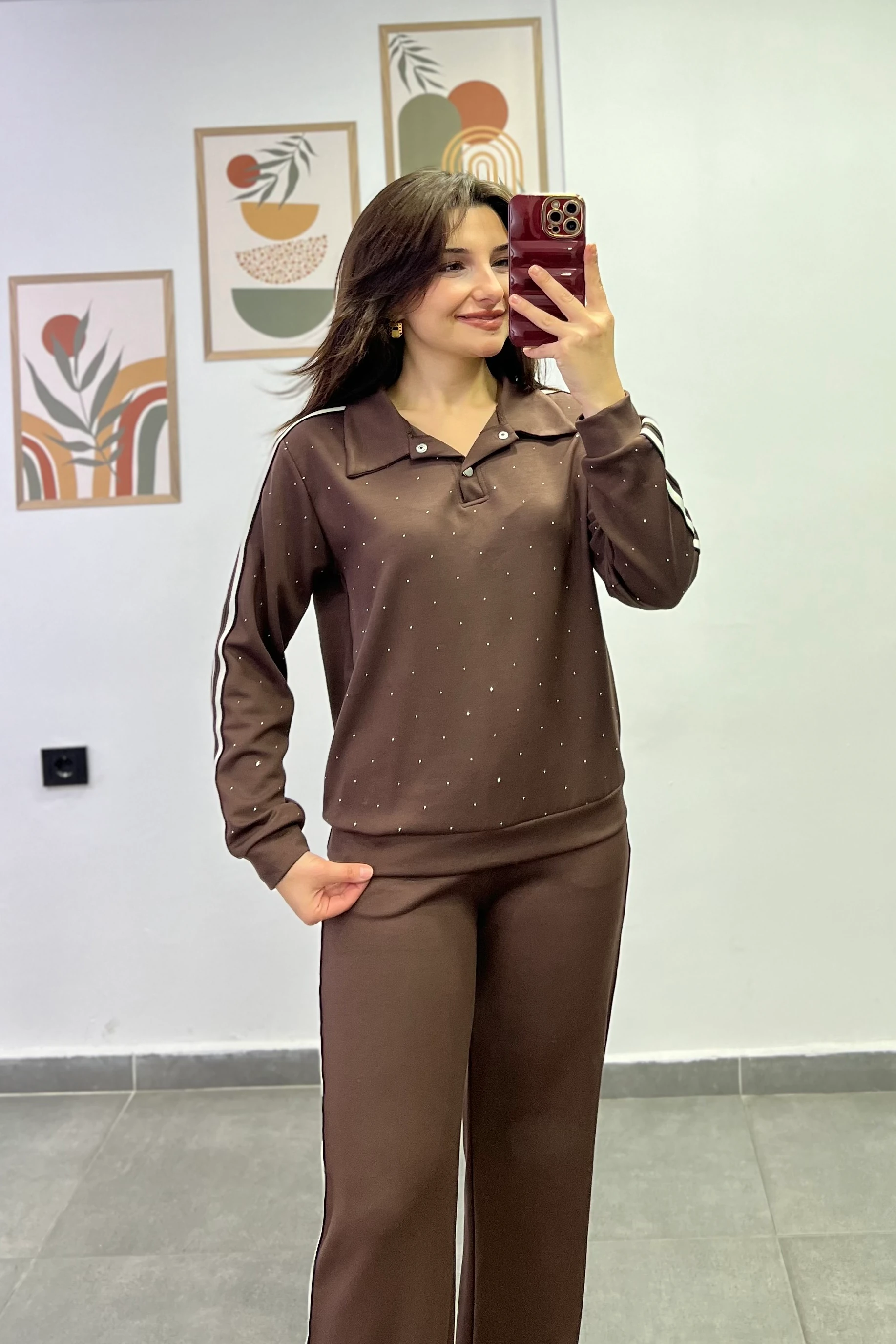 Ön kısmı Taşlı Kolları Ve Pantolon Yan Kısımları Biye Detaylı Takım