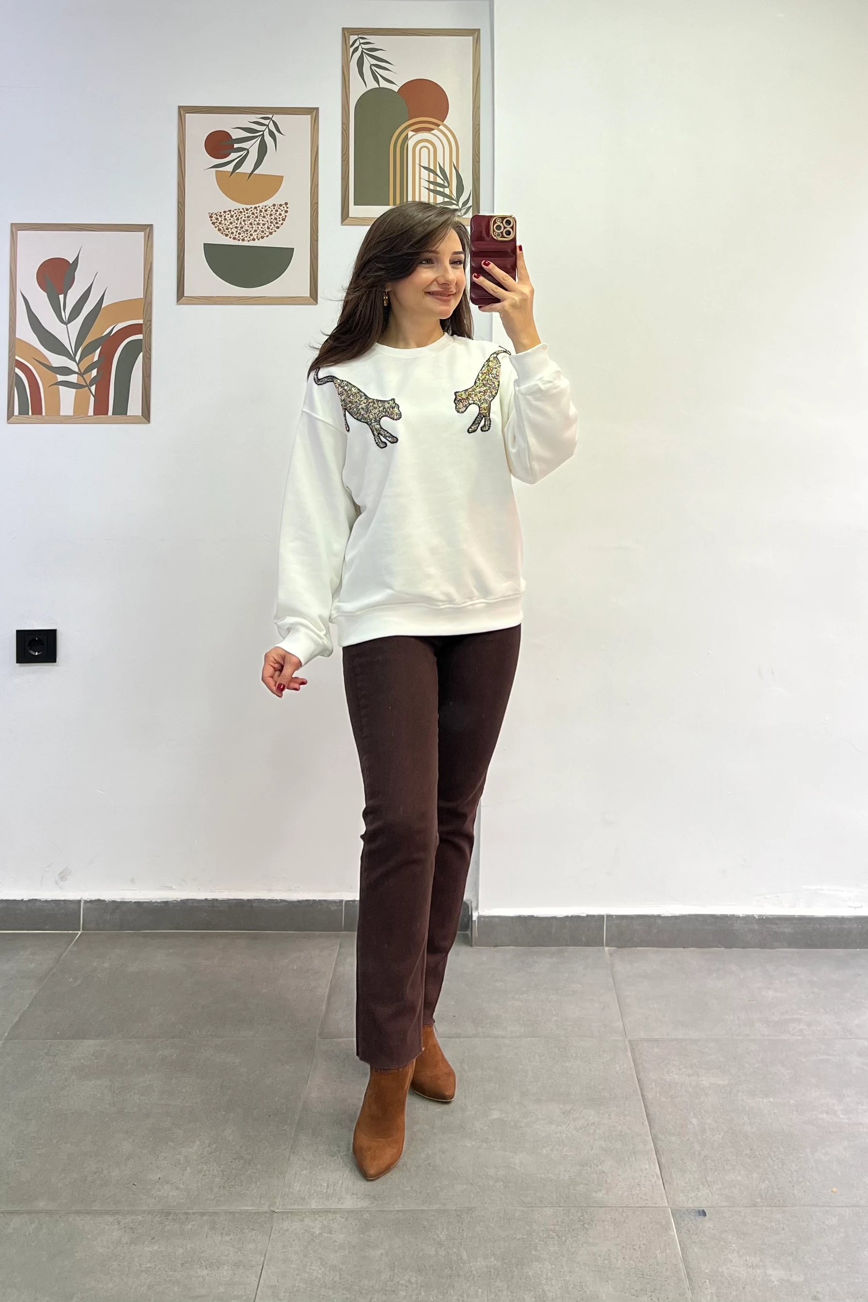 İki  Ön Göğüs Kısmı Leopar Boncuk İşlemeli Sweatshırt - BEYAZ