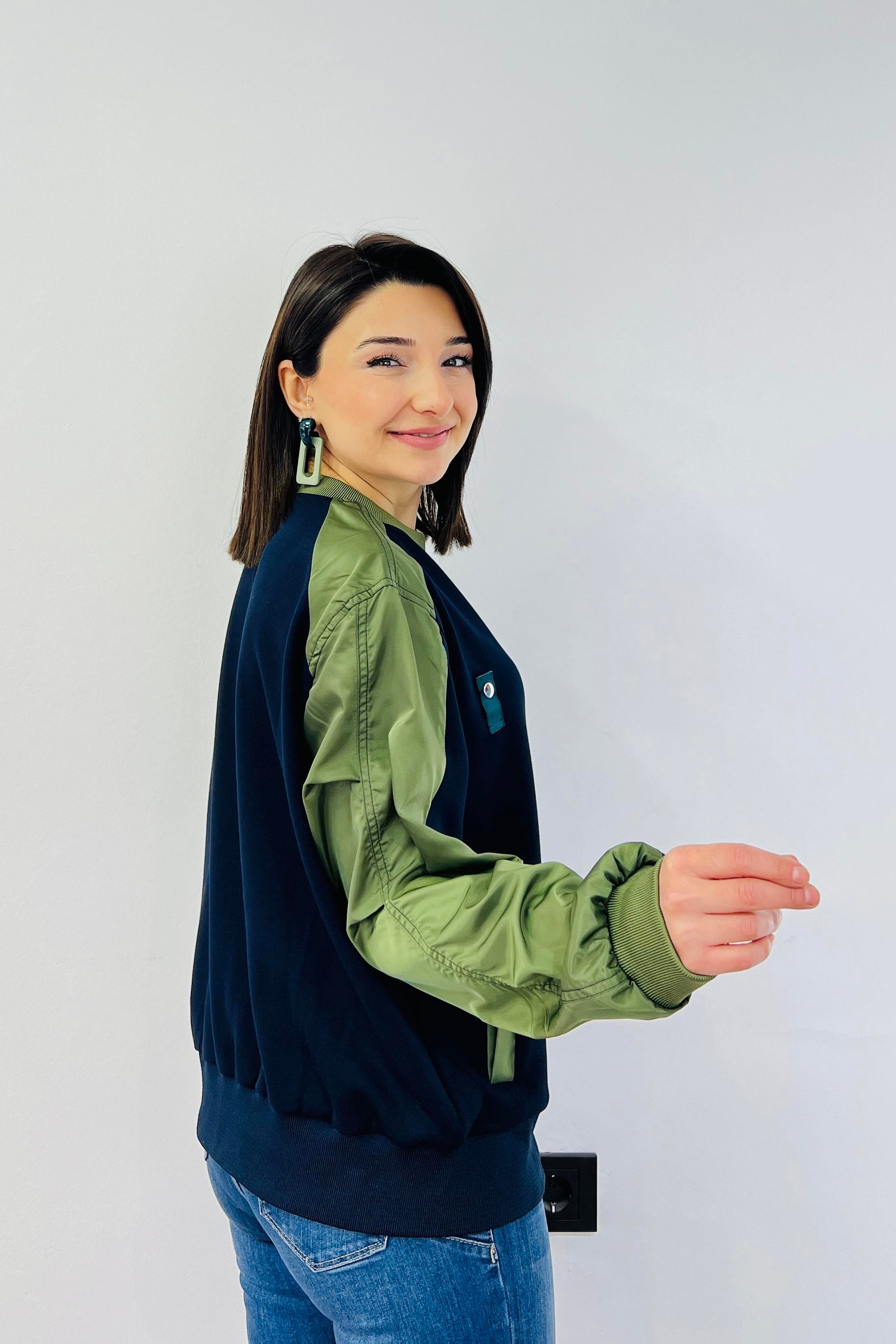 İki Yanı Cepli Kolları Paraşüt Kumaş Tasarım Sweatshırt Lacivert