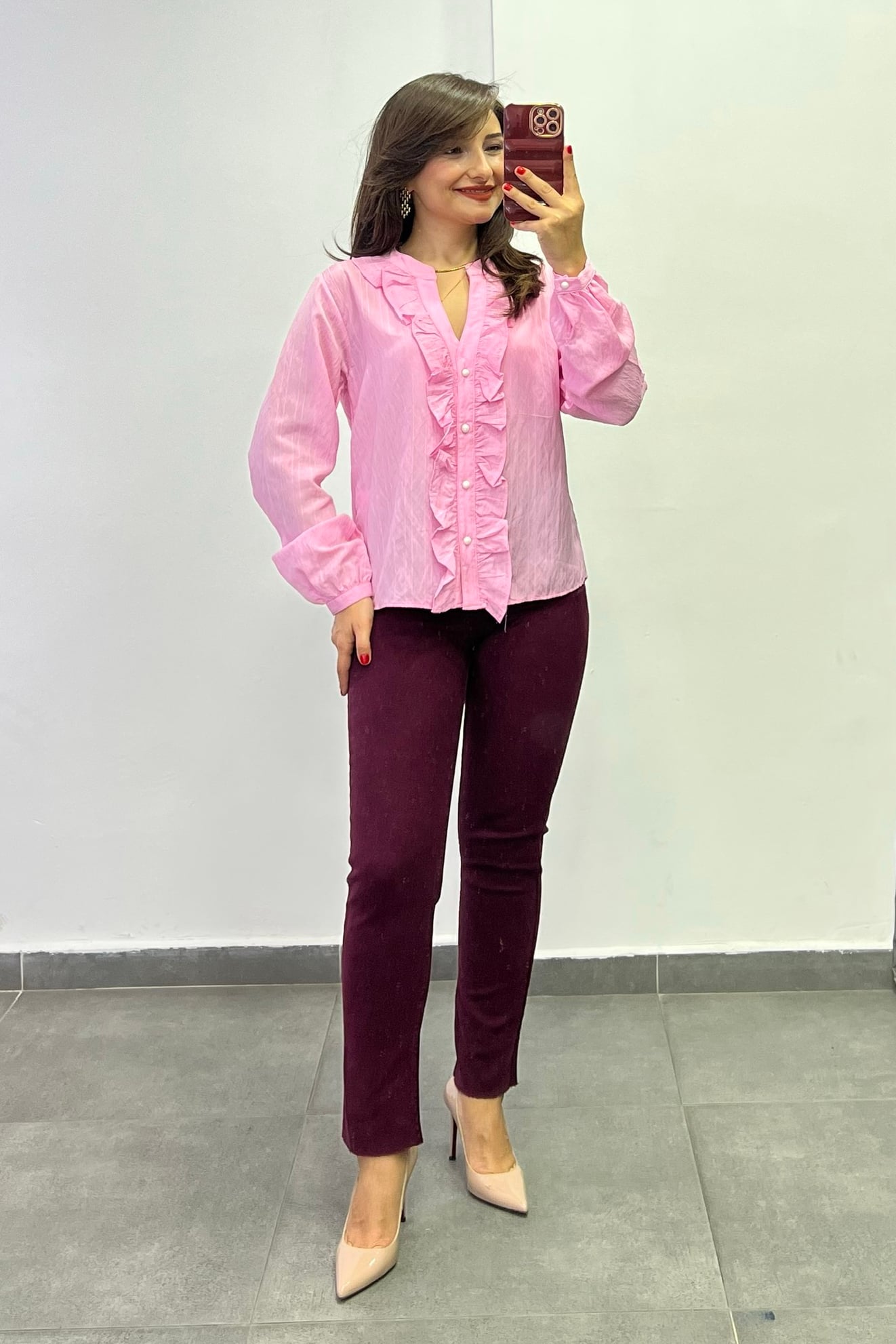V Yaka Ön Kısmı Volanlı Kendinden Dokulu Gömlek - PEMBE
