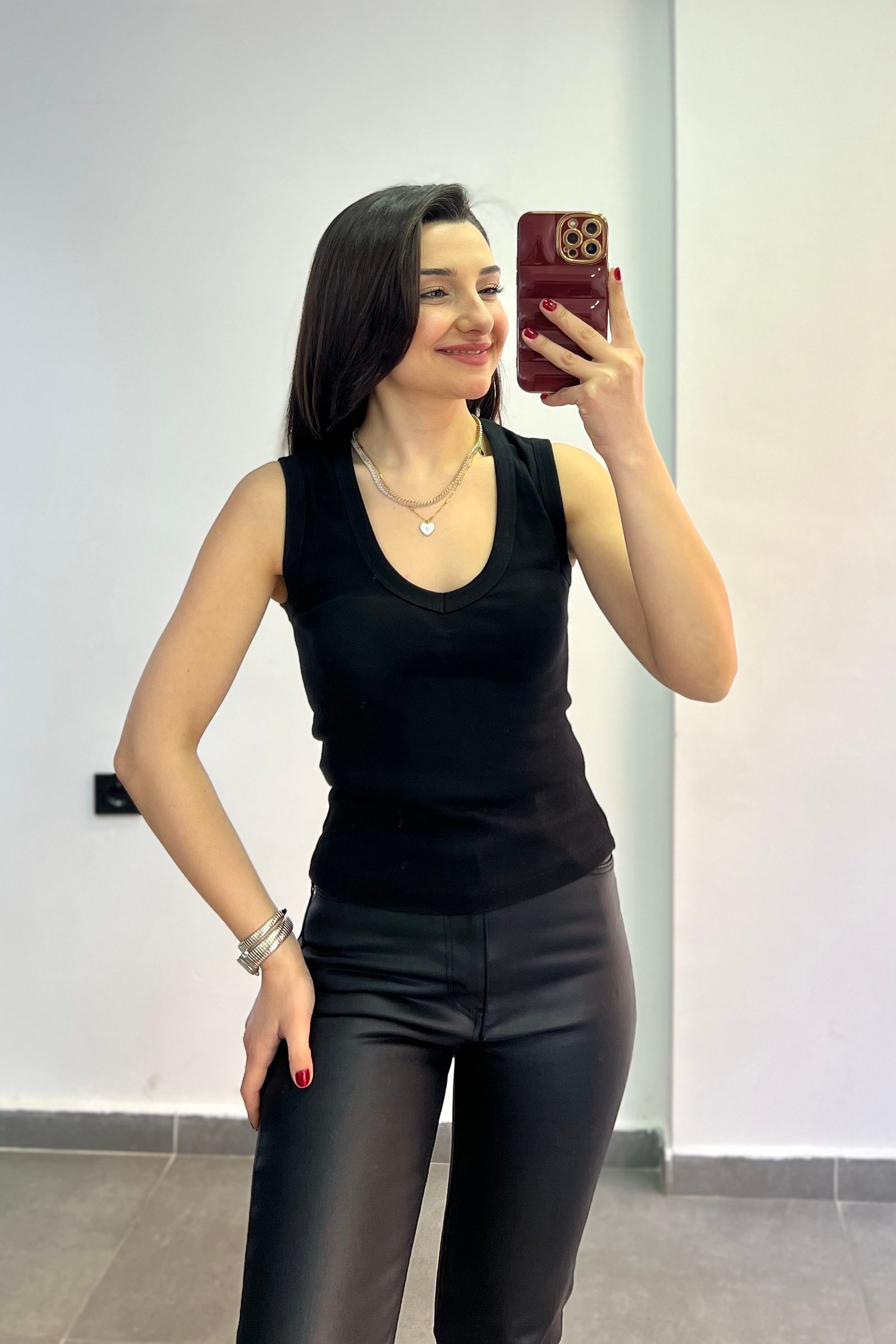 V Yaka  Sıfır Kol Atlet