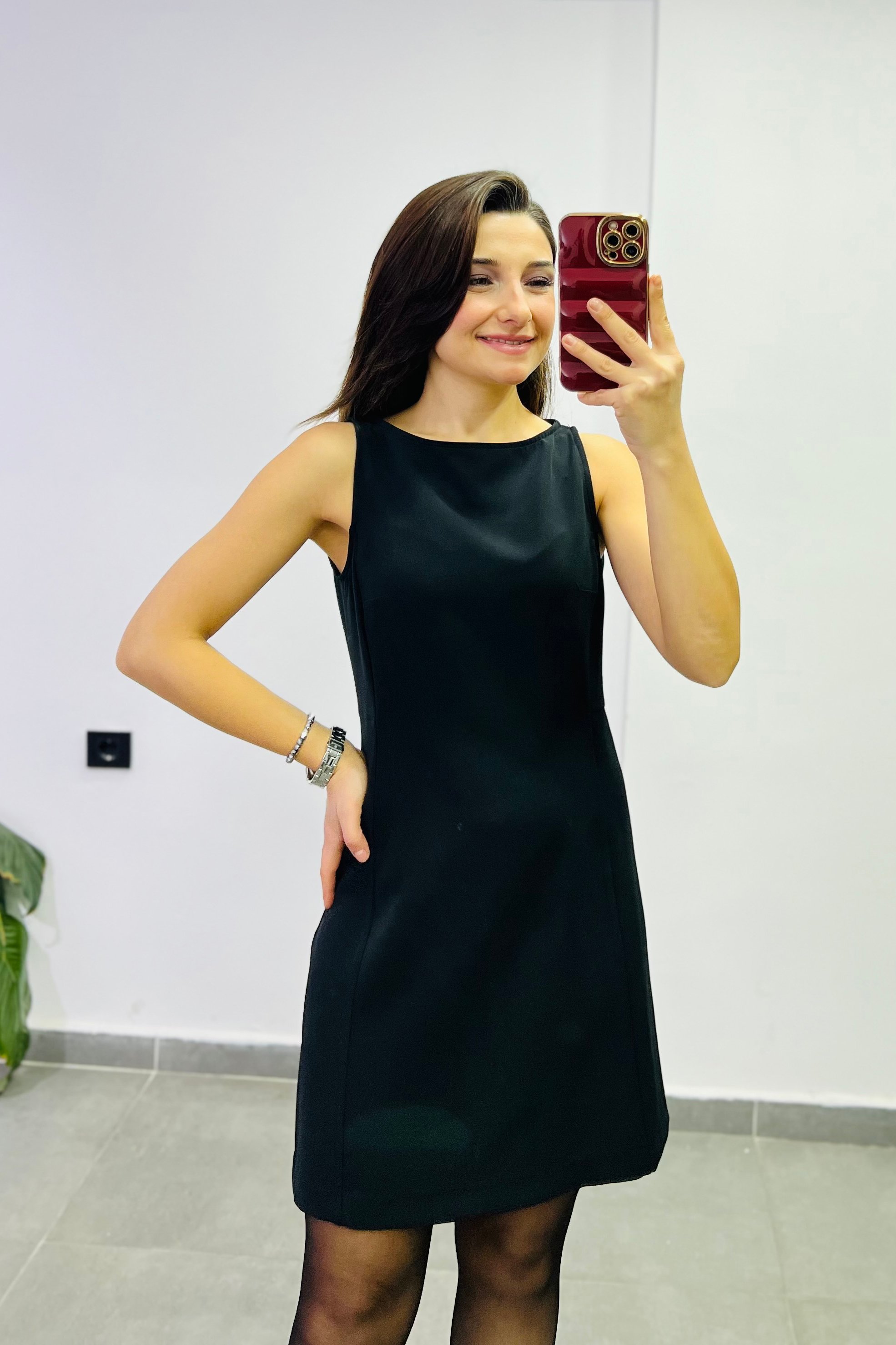Kayık Yaka Siyah Düz Elbise
