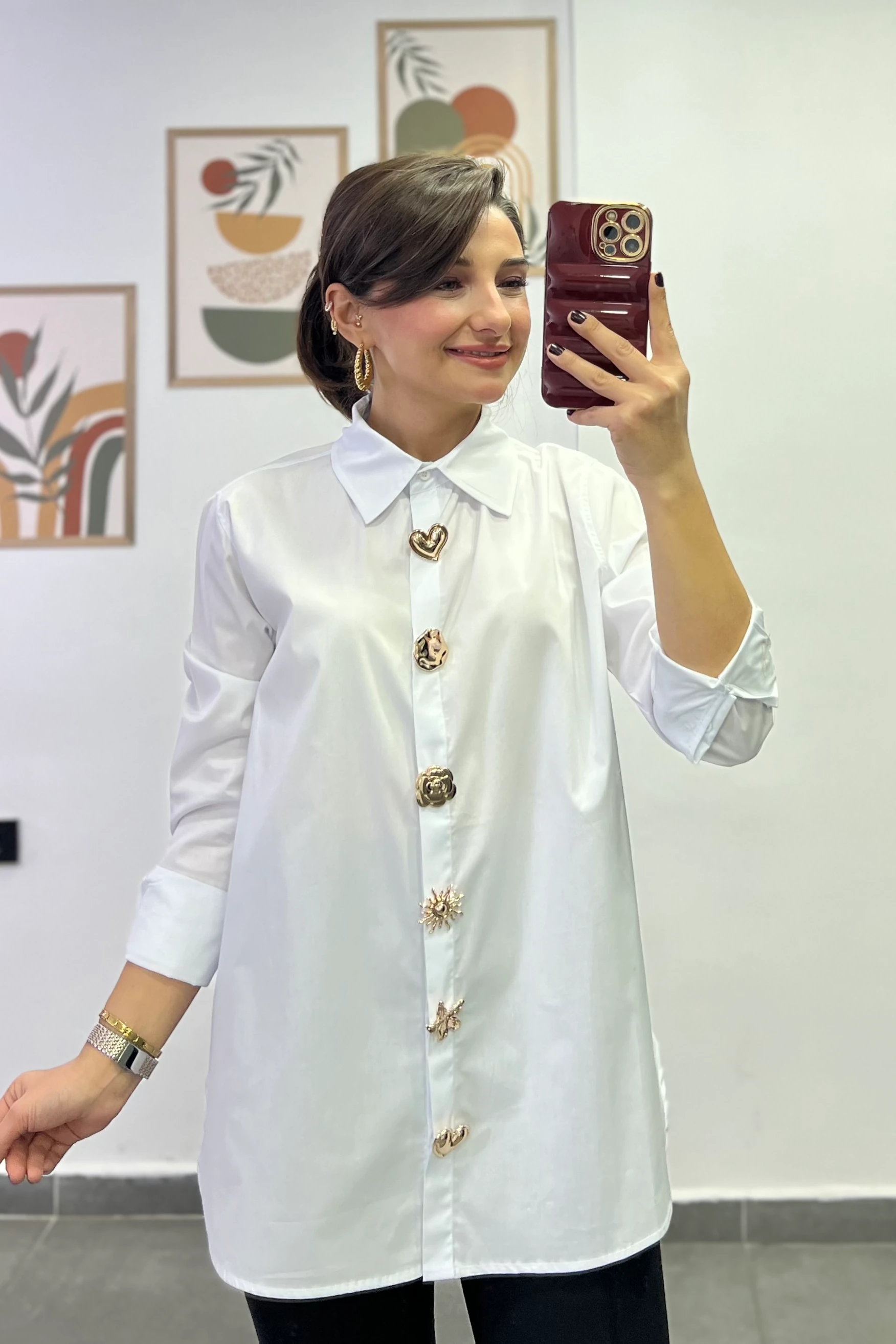 Büyük Gold Renginde Düğme Aksesuarlı Poplin Gömlek - BEYAZ