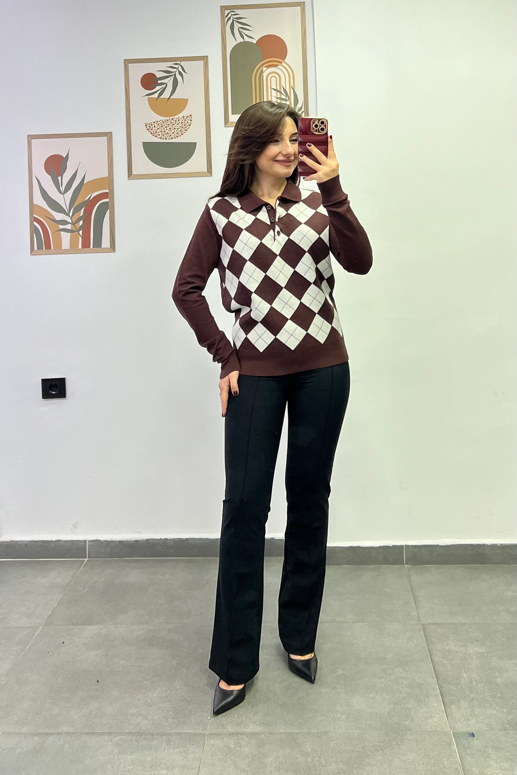 Yakası Düğme Detaylı Baklava Desenli Kazak - KAHVERENGİ