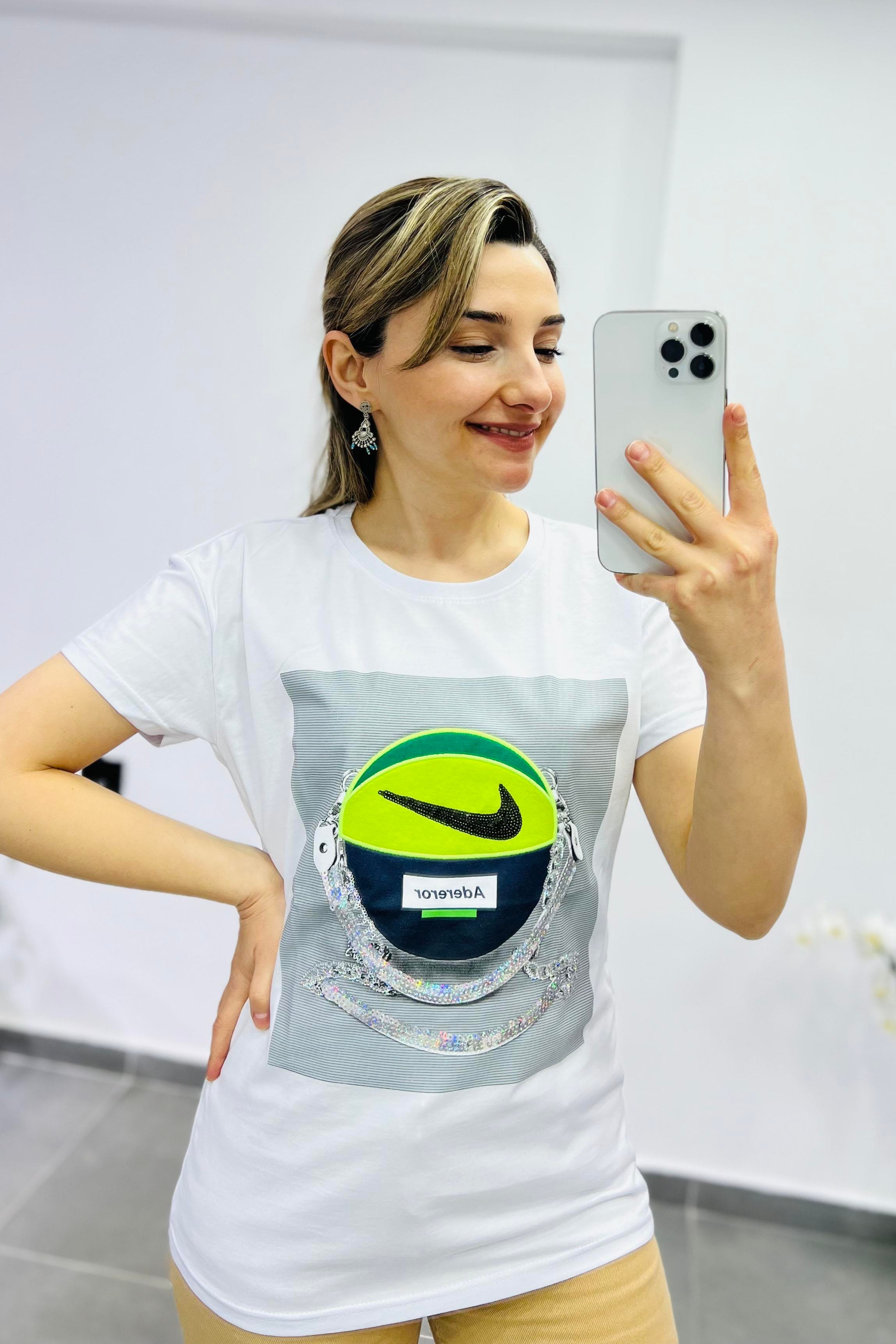 Önü Basketbol Topu Baskılı Pullu T-Shirt