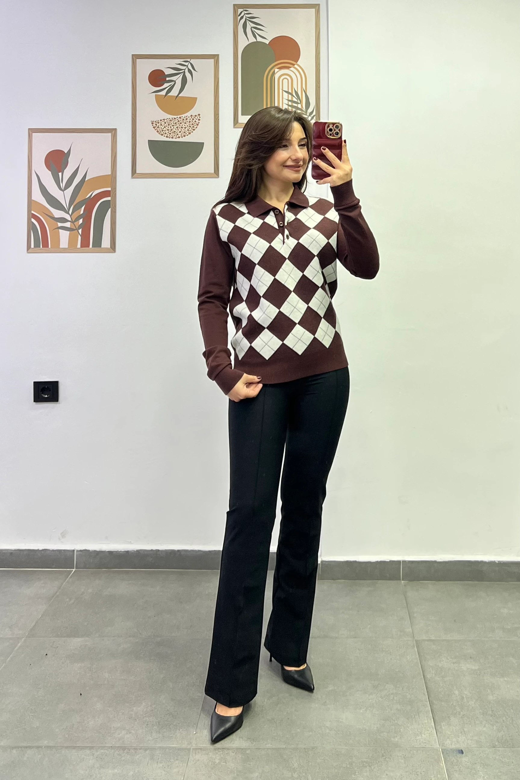 Yakası Düğme Detaylı Baklava Desenli Kazak - KAHVERENGİ