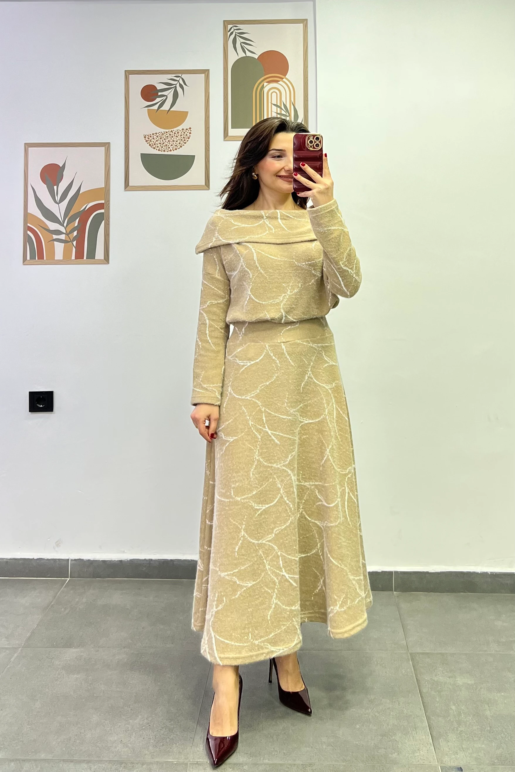 Yumoş Triko Madonna Yaka Etekli Takım - BEJ