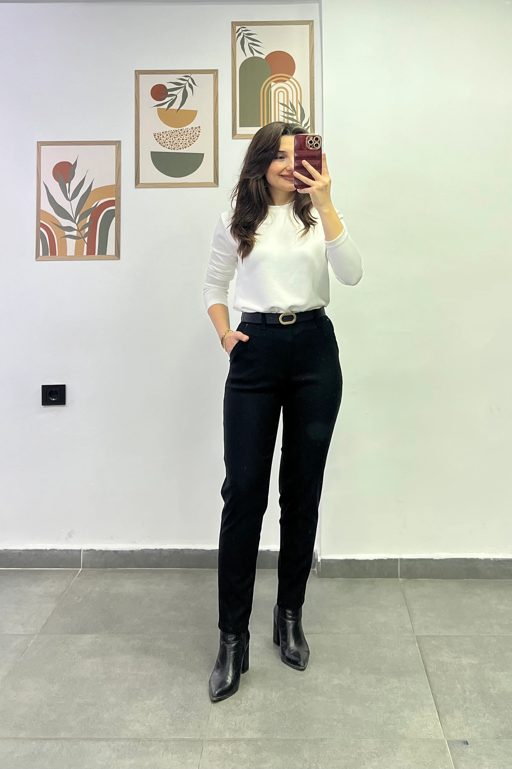 Arka Beli Lastikli Paçaları Pens Dikişli Pantolon - Siyah