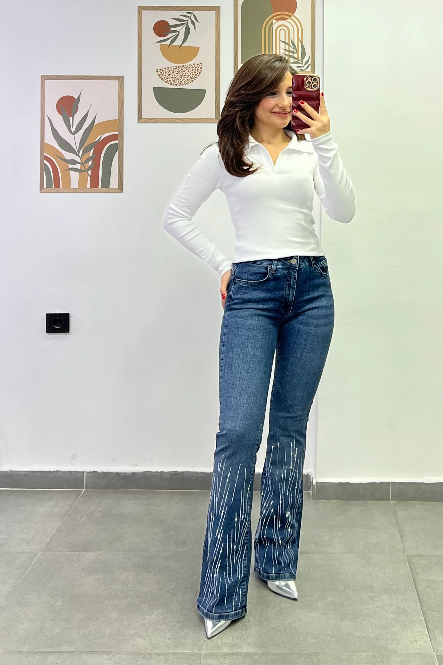 Yüksek Bel İspanyol Paça Paçaları Çubuk Taş Detaylı Jean